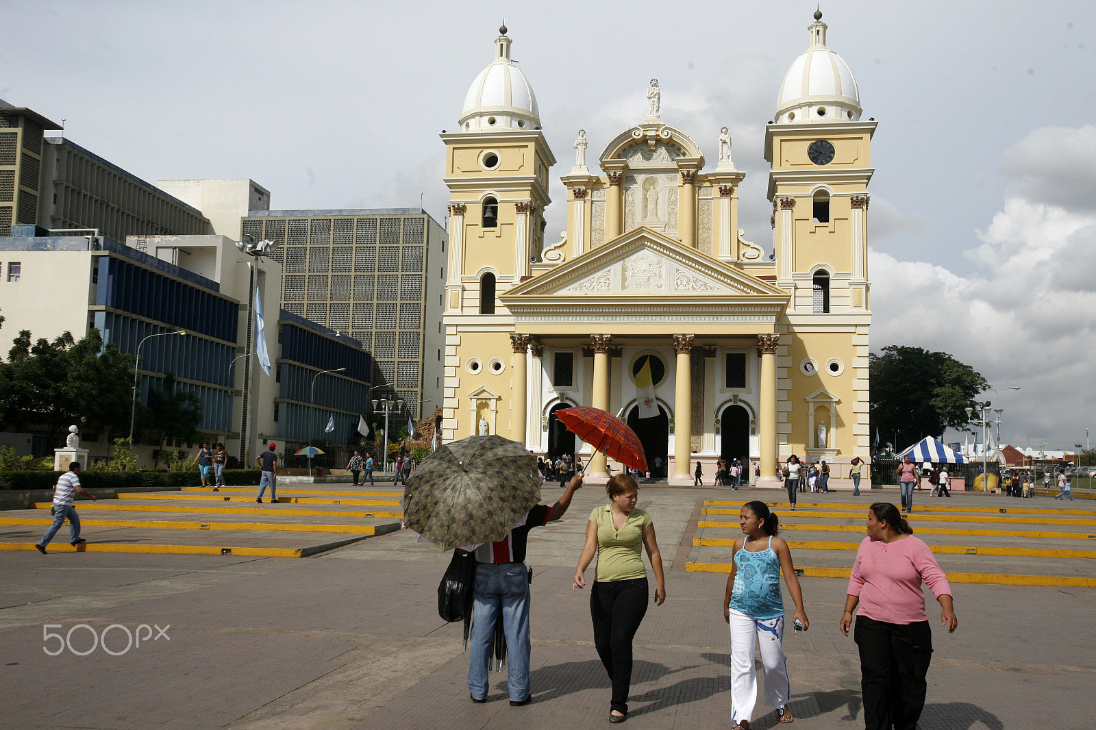 Canon EOS 5D + Canon EF 16-35mm F2.8L USM sample photo. South america venezuela maracaibo town photography