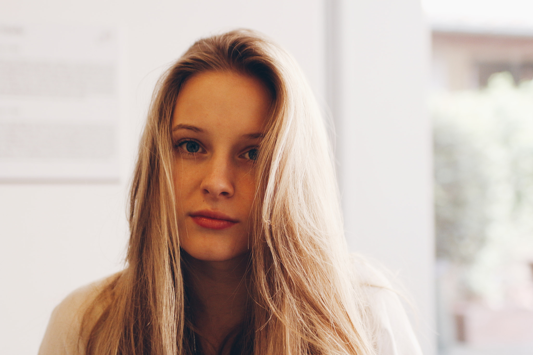 Canon EOS 700D (EOS Rebel T5i / EOS Kiss X7i) + Canon EF 135mm F2.8 SF sample photo. Permanent girl photography