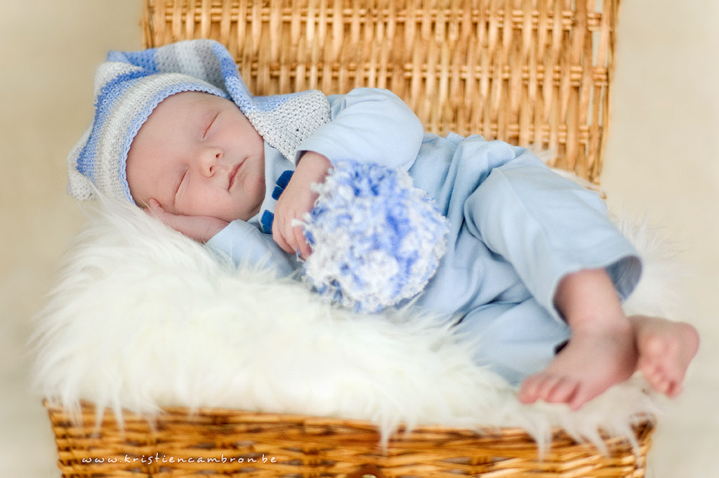 Nikon D3S + Nikon AF Nikkor 50mm F1.8D sample photo. Newborn lukas photography