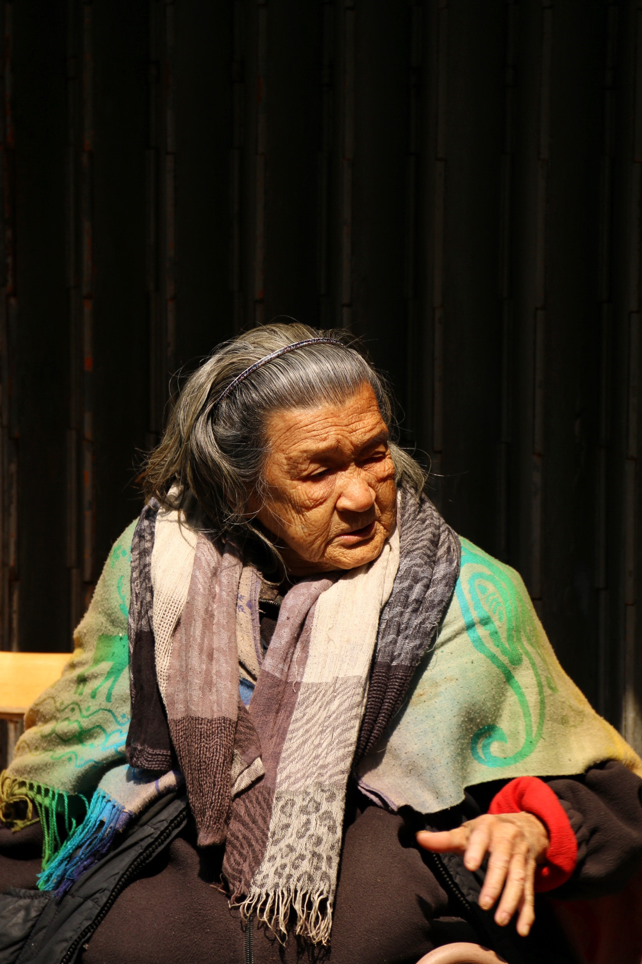 Canon EF-S 18-135mm F3.5-5.6 IS sample photo. Old lady photography