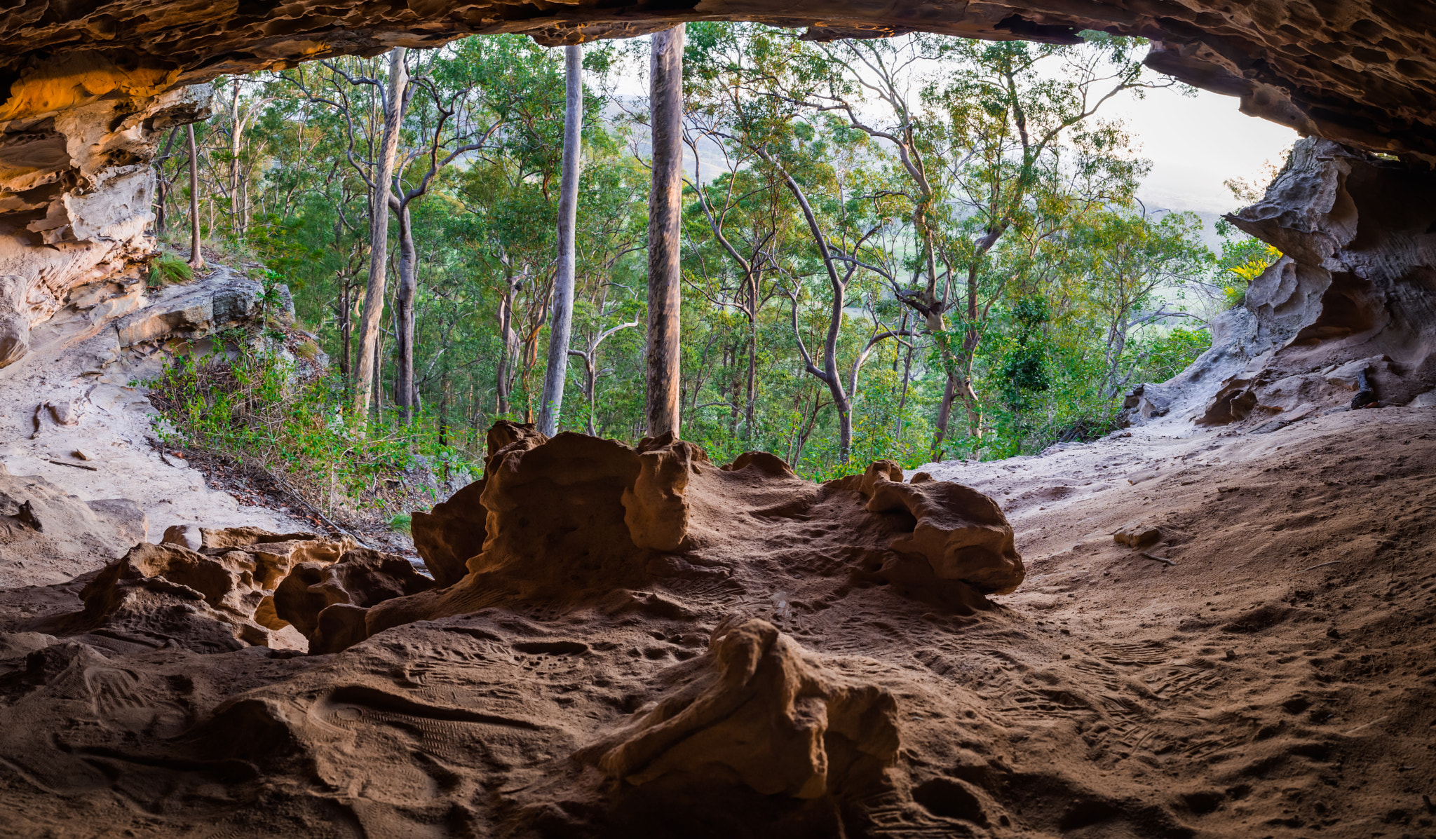 PENTAX-F 28-80mm F3.5-4.5 sample photo. Spelunking photography