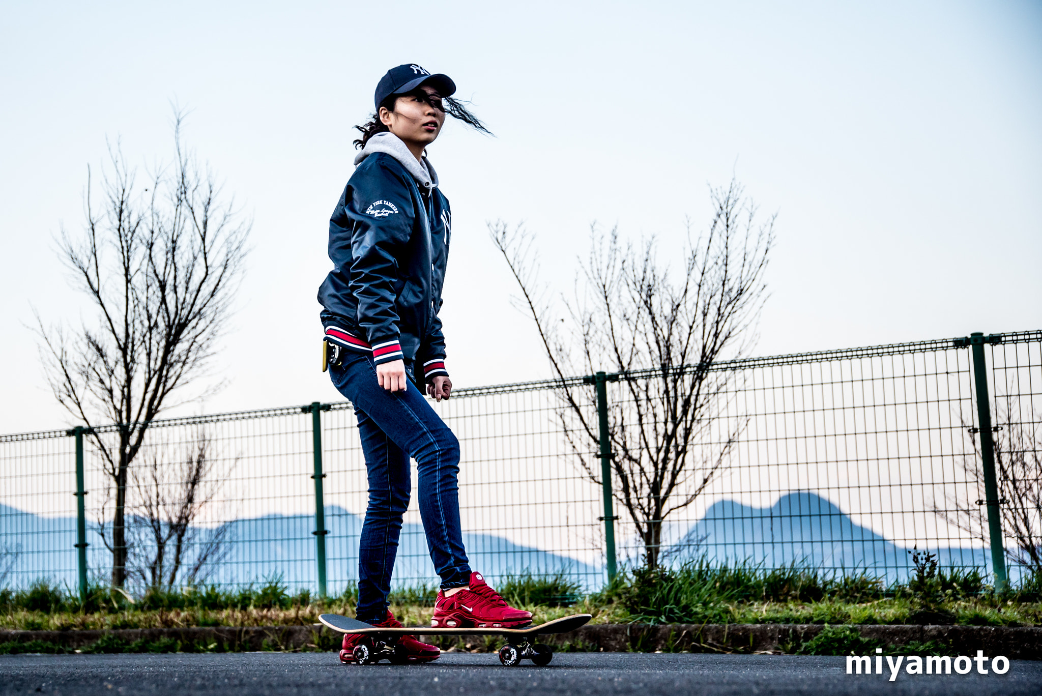 Sony a7S + 24-105mm F4 sample photo. Skateboard girl photography