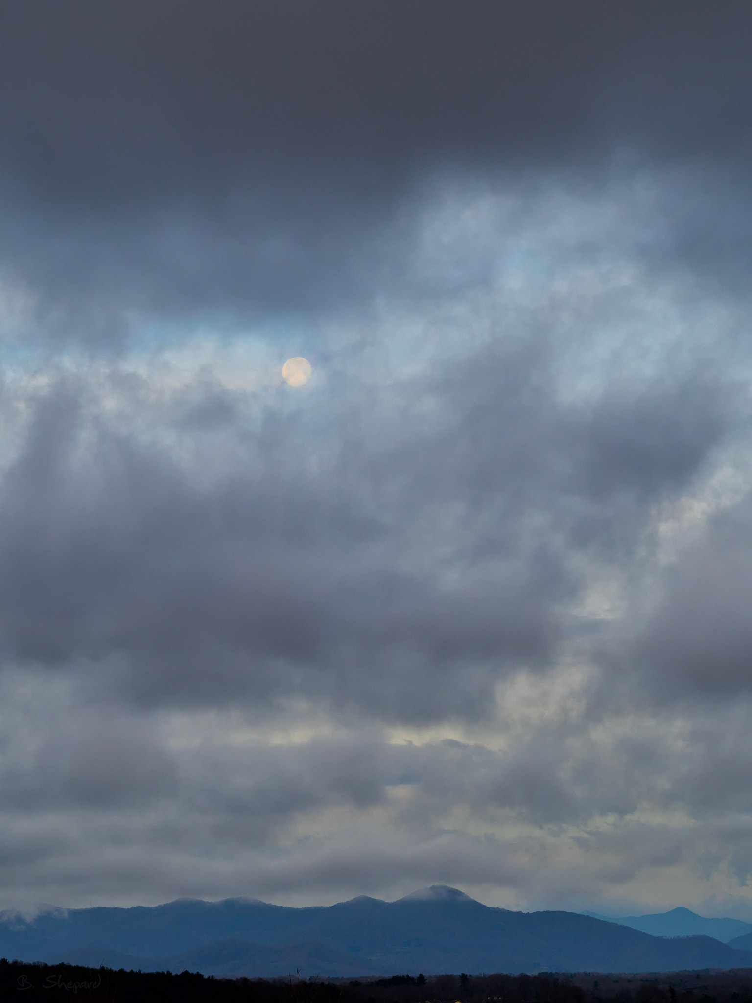 Olympus OM-D E-M5 II + Sigma 60mm F2.8 DN Art sample photo. Setting moon photography
