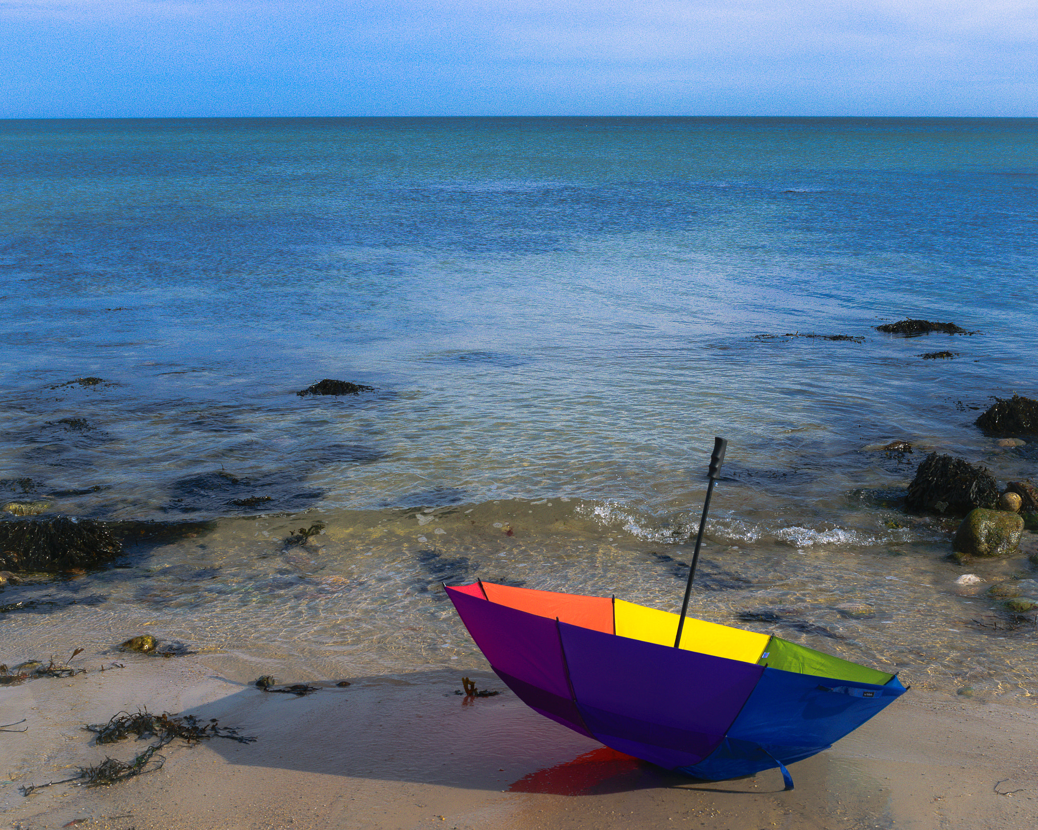 Nikon AF-S Nikkor 28-70mm F2.8 ED-IF sample photo. Magical traveler ~ rainbow umbrella photography