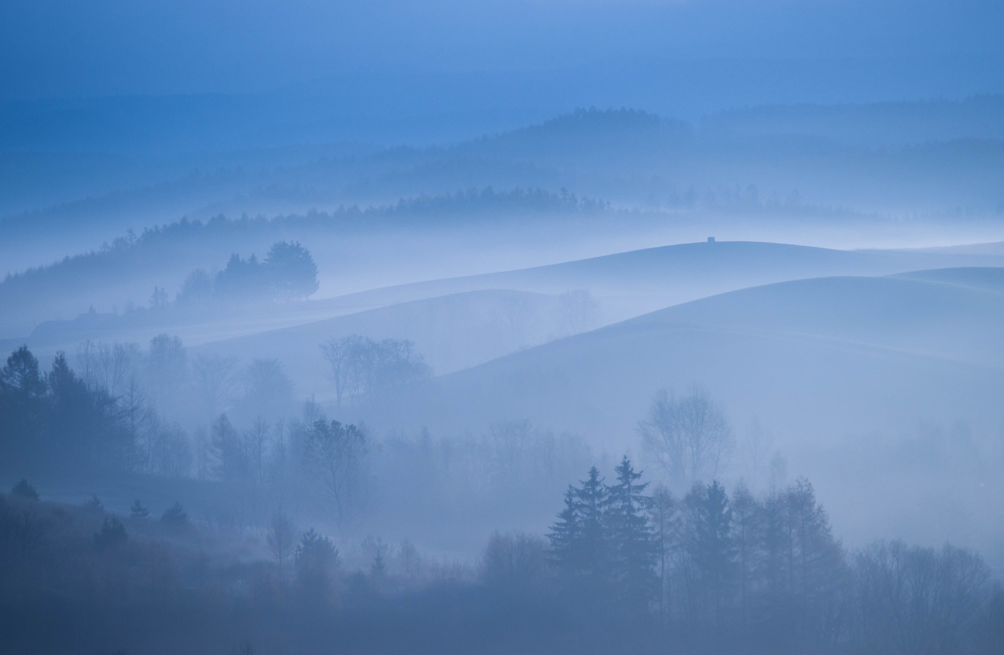 Sony 70-300mm F4.5-5.6 G SSM sample photo. Misty blue photography