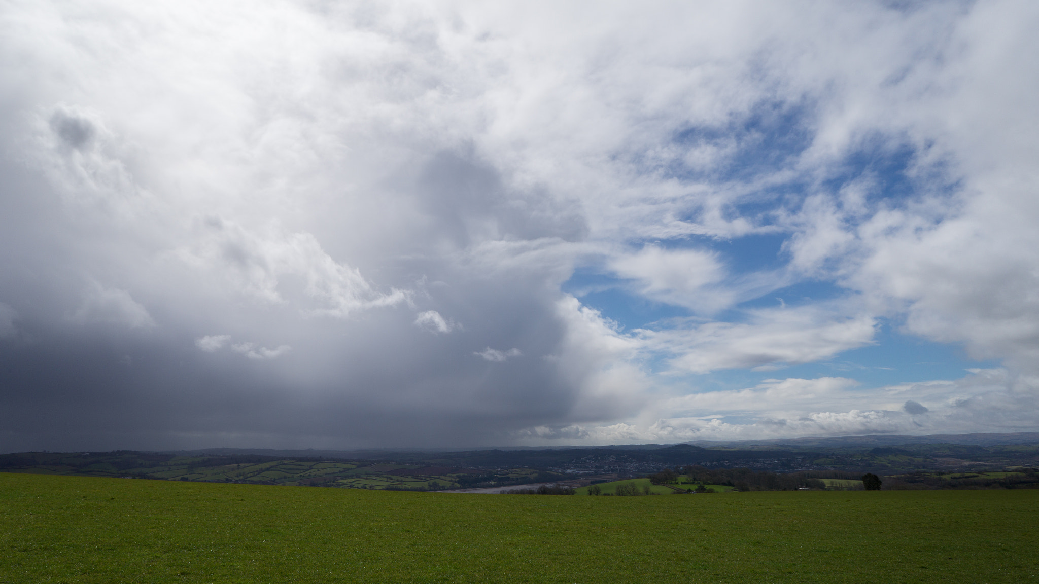 Sony Alpha a5000 (ILCE 5000) + Sony E 16mm F2.8 sample photo. A frame of two weathers photography