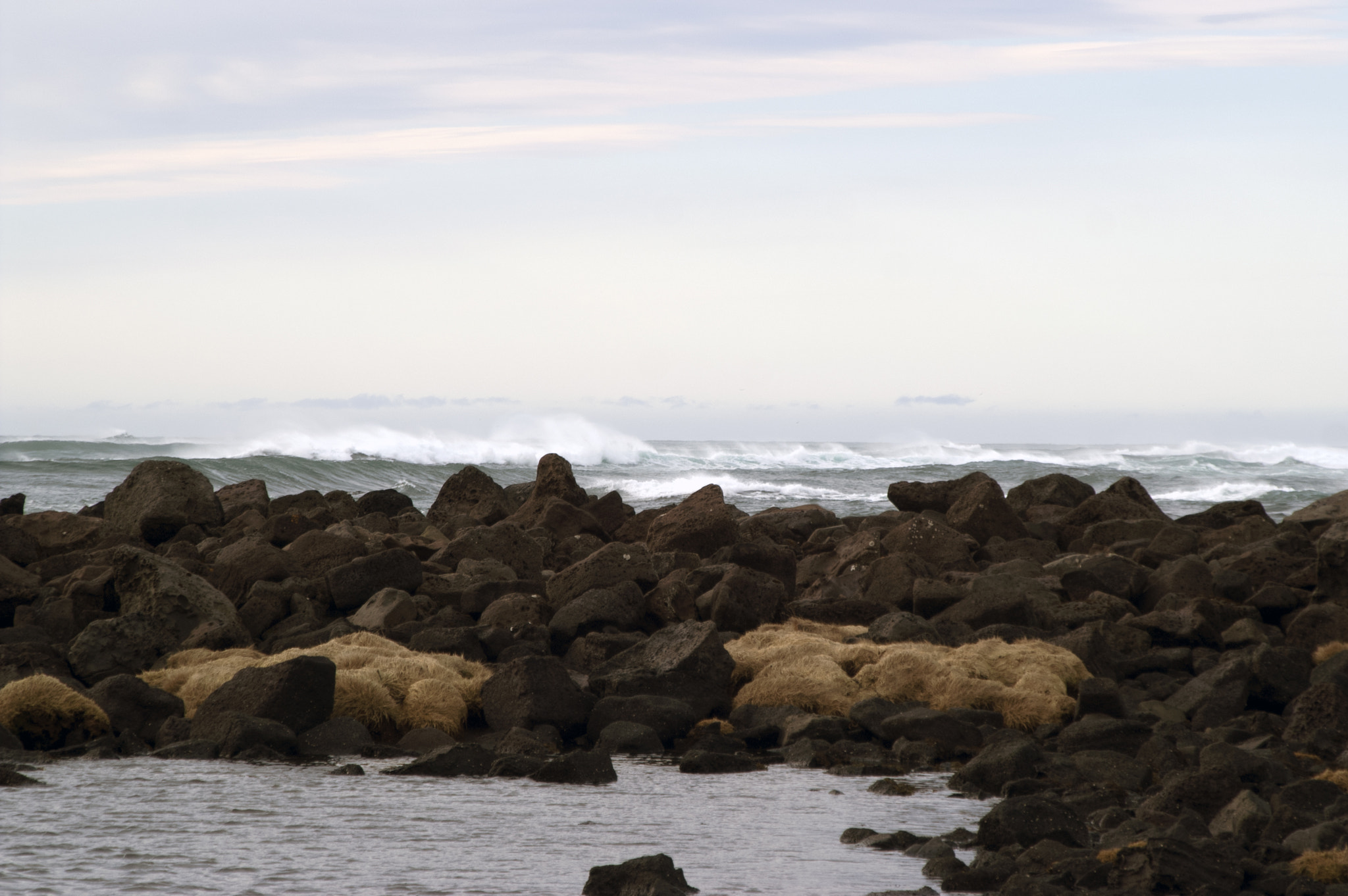 KONICA MINOLTA MAXXUM 5D sample photo. Waves coming in photography