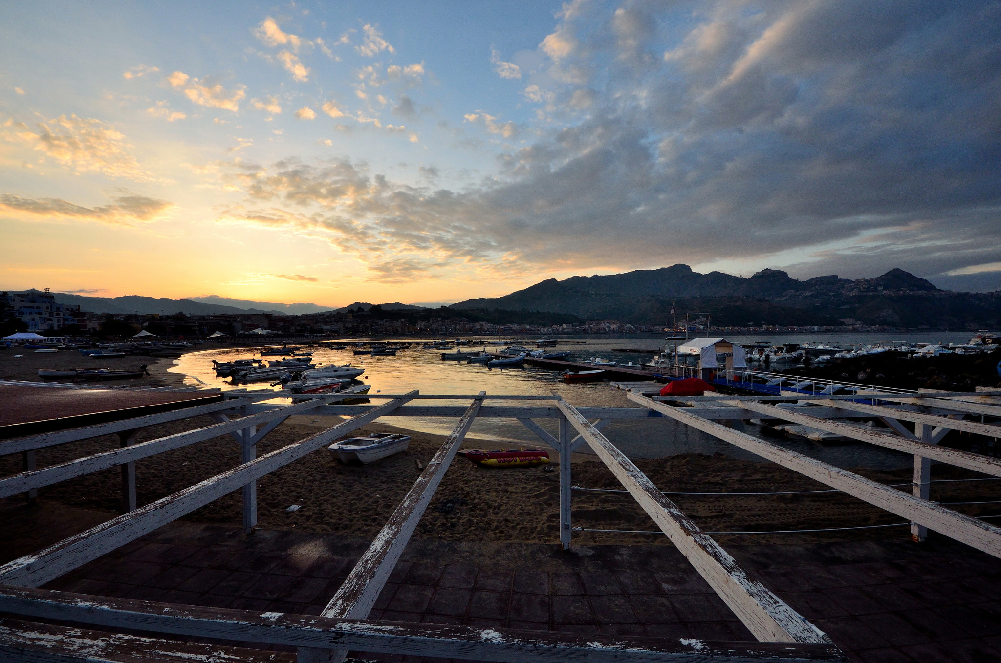 Sigma 8-16mm F4.5-5.6 DC HSM sample photo. Untitled photography