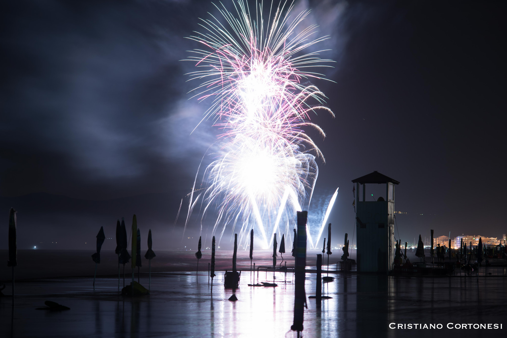 Nikon D750 + AF Zoom-Nikkor 70-210mm f/4 sample photo. Fireworks in maremma photography