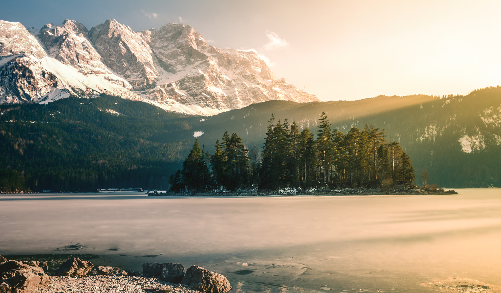 Samsung NX 16mm F2.4 Pancake sample photo. Eibsee - zugspitze photography