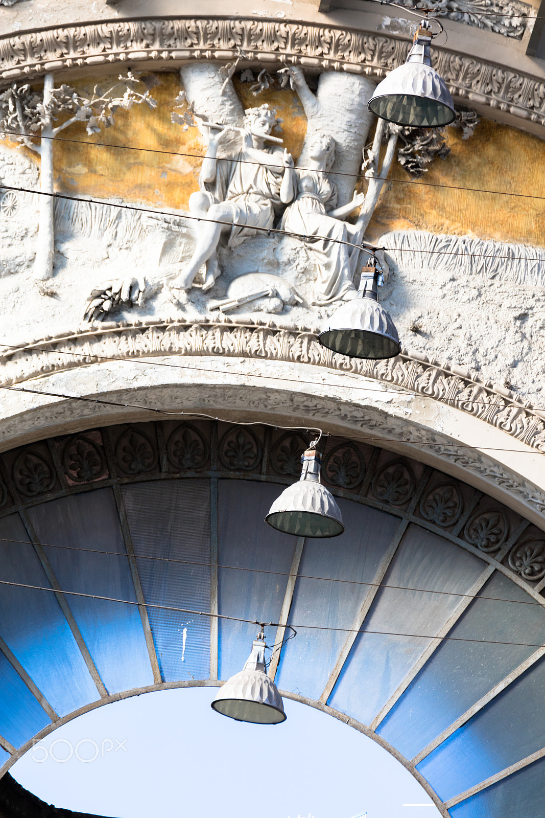 Tamron SP 150-600mm F5-6.3 Di VC USD sample photo. Gallery umberto i, naples , italy photography