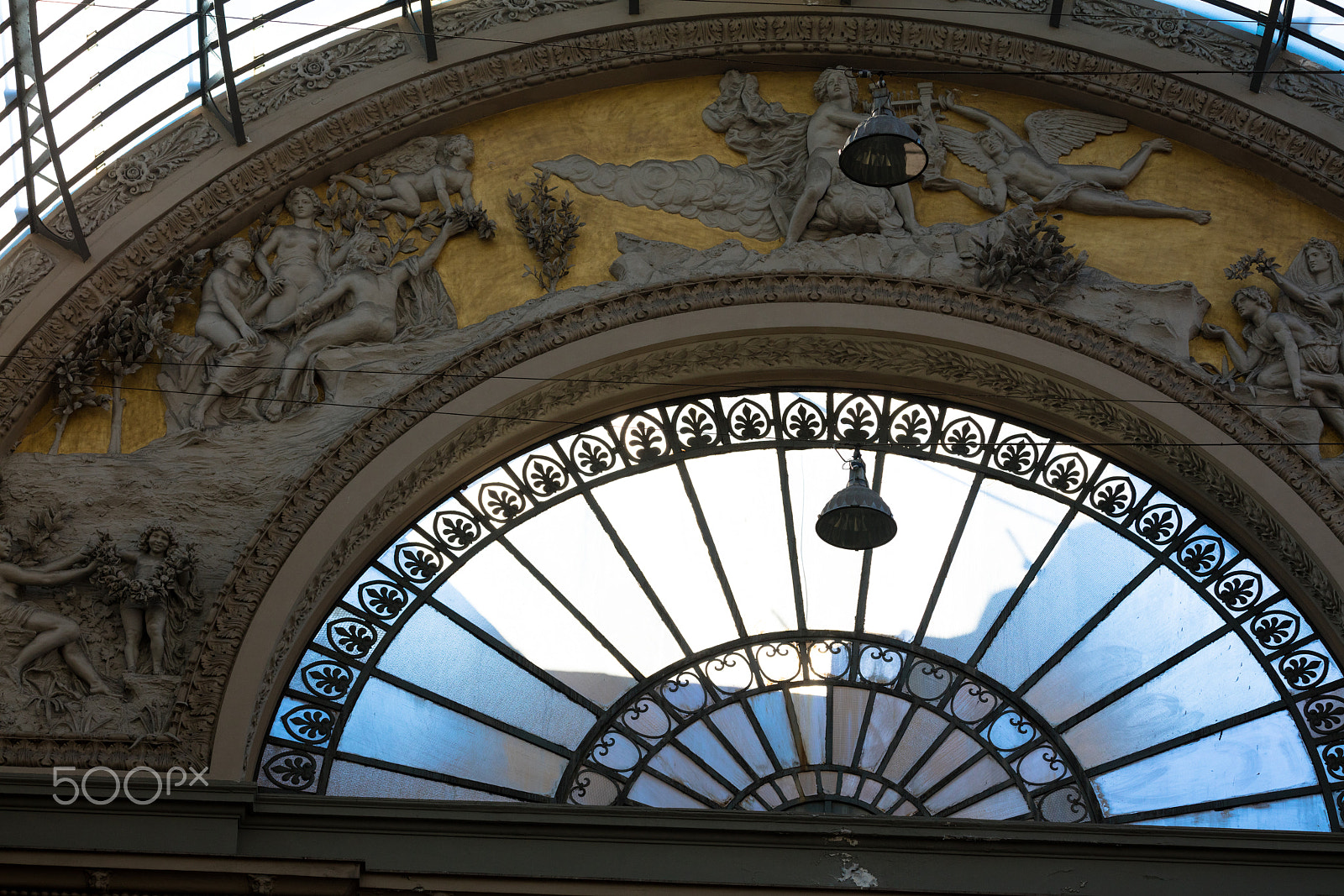 Tamron SP 150-600mm F5-6.3 Di VC USD sample photo. Gallery umberto i, naples , italy photography
