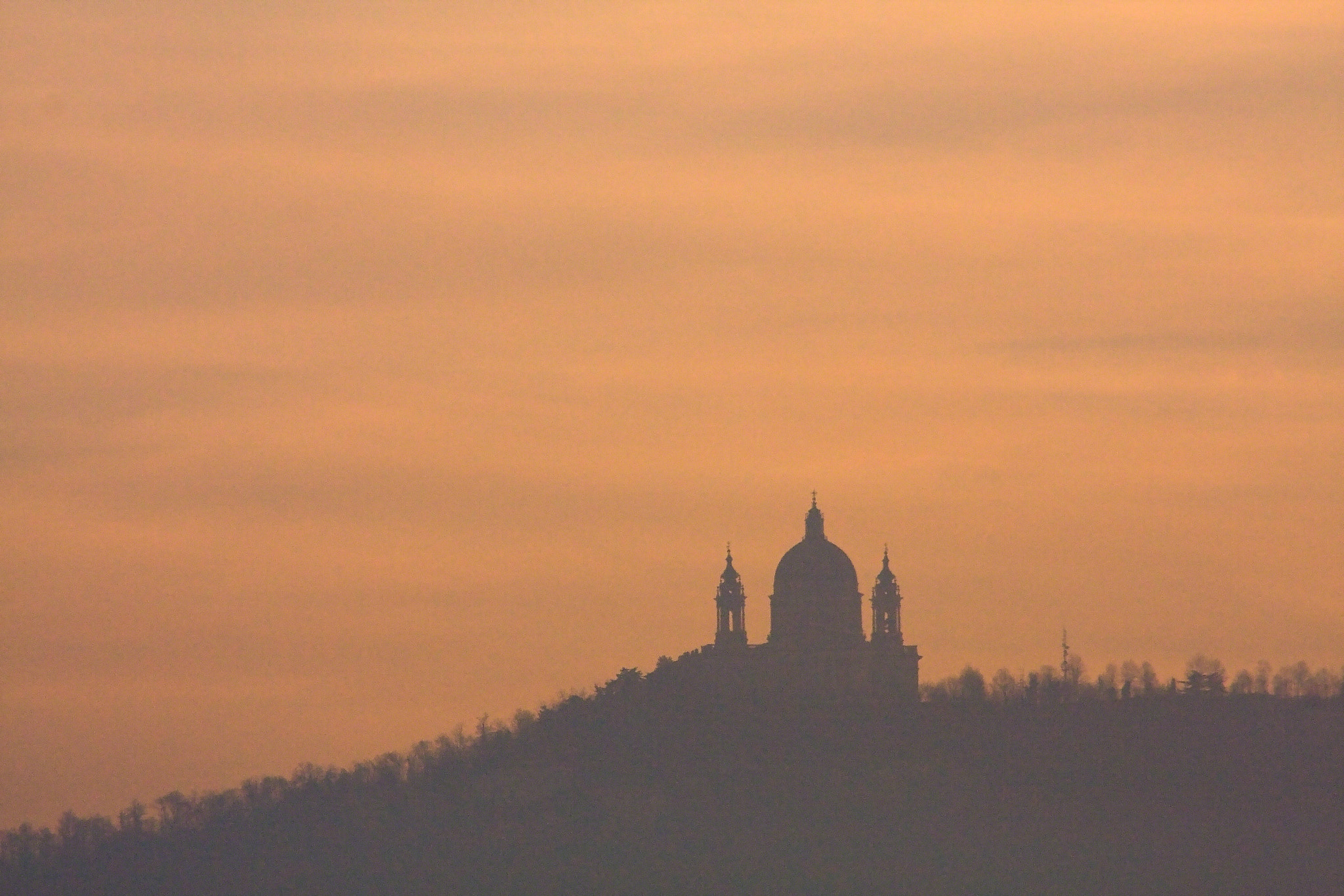 Canon EOS 40D + Canon EF 75-300mm F4.0-5.6 IS USM sample photo. Mystic dawn (turin, italy) photography