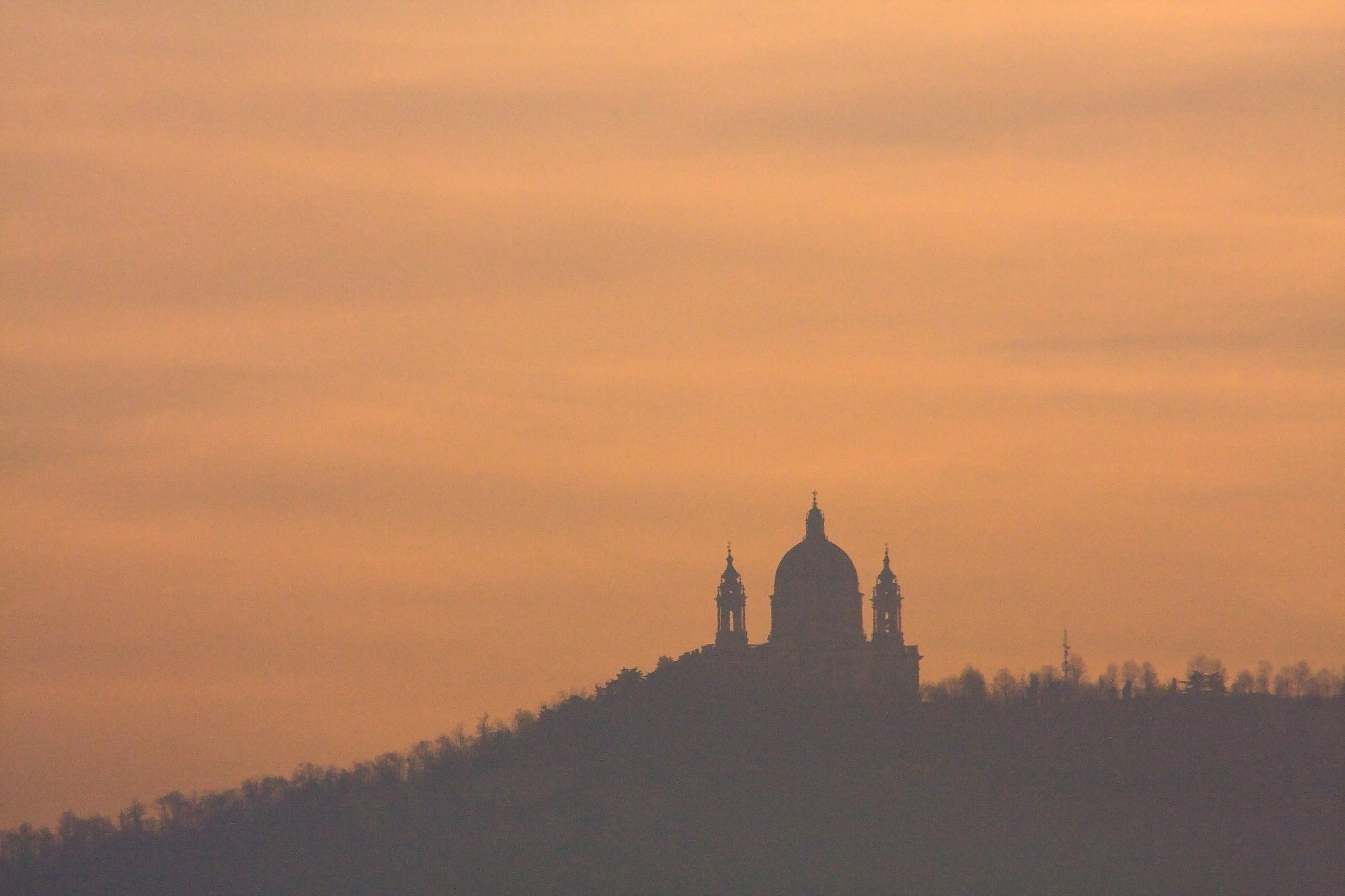 Canon EF 75-300mm F4.0-5.6 IS USM sample photo. Mystic dawn (turin, italy) photography