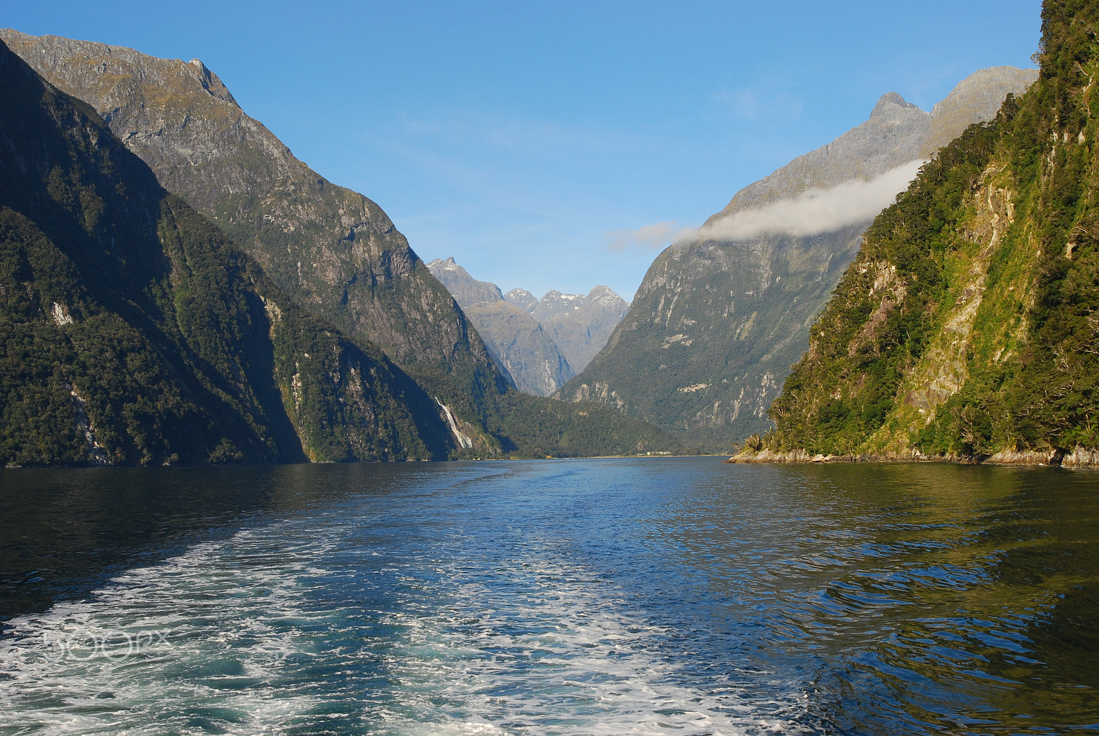 AF Zoom-Nikkor 28-100mm f/3.5-5.6G sample photo. Sailing on milford sound, new zealand photography
