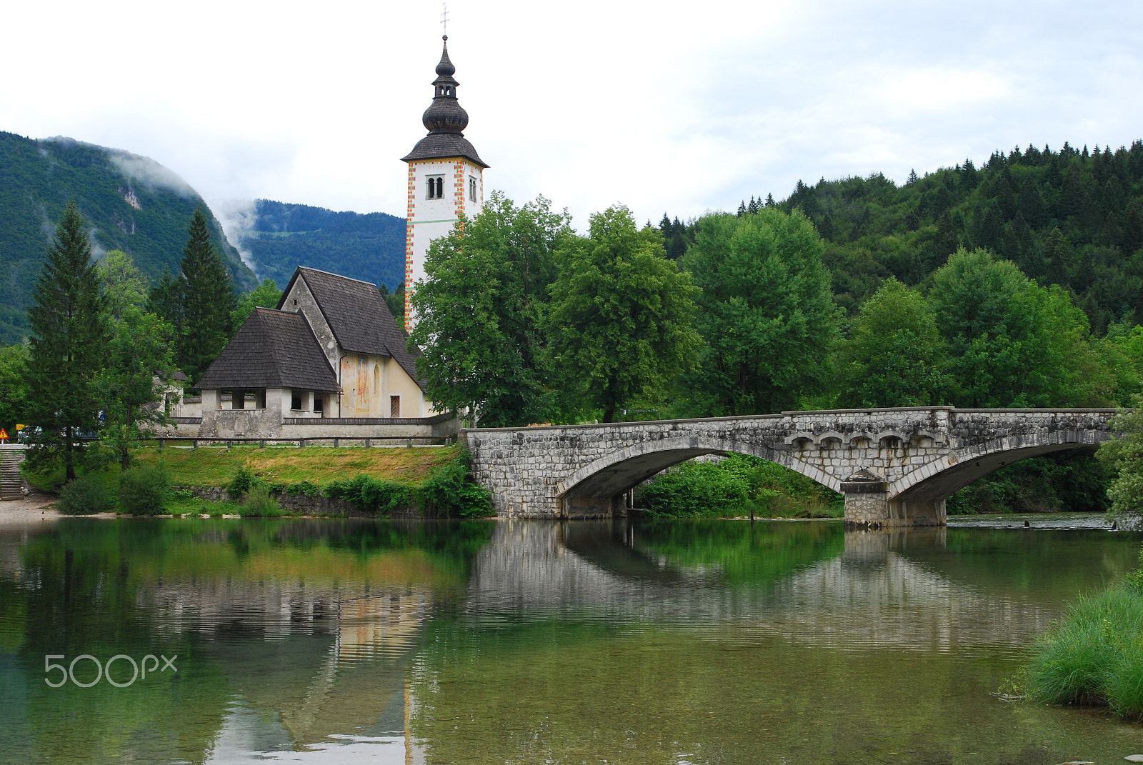 AF Zoom-Nikkor 28-100mm f/3.5-5.6G sample photo. Lake bohinj church photography
