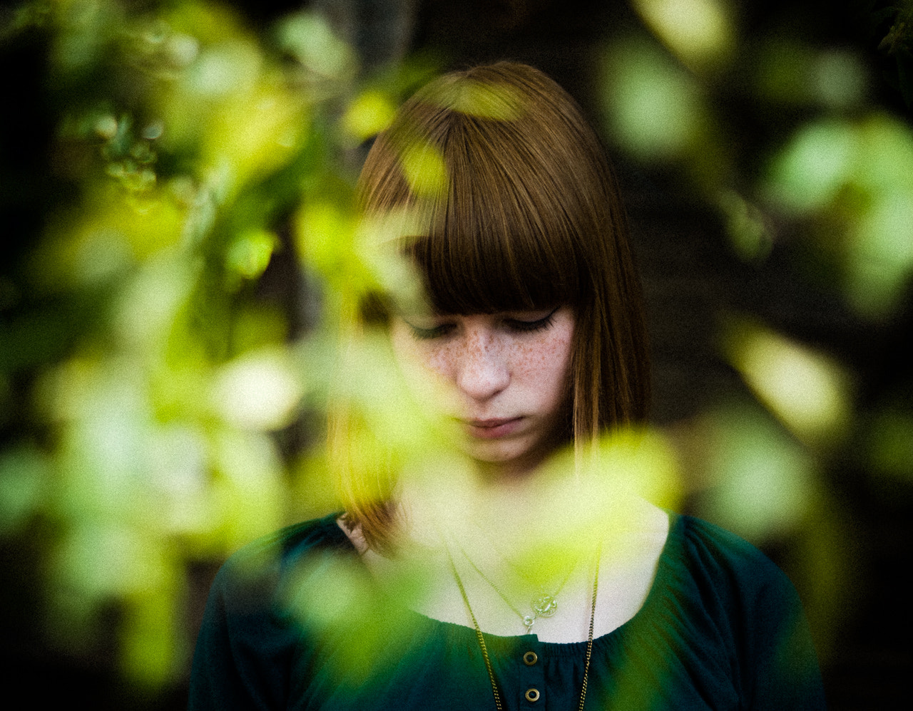 Sony Alpha DSLR-A700 + Sony DT 50mm F1.8 SAM sample photo. Green contemplation photography