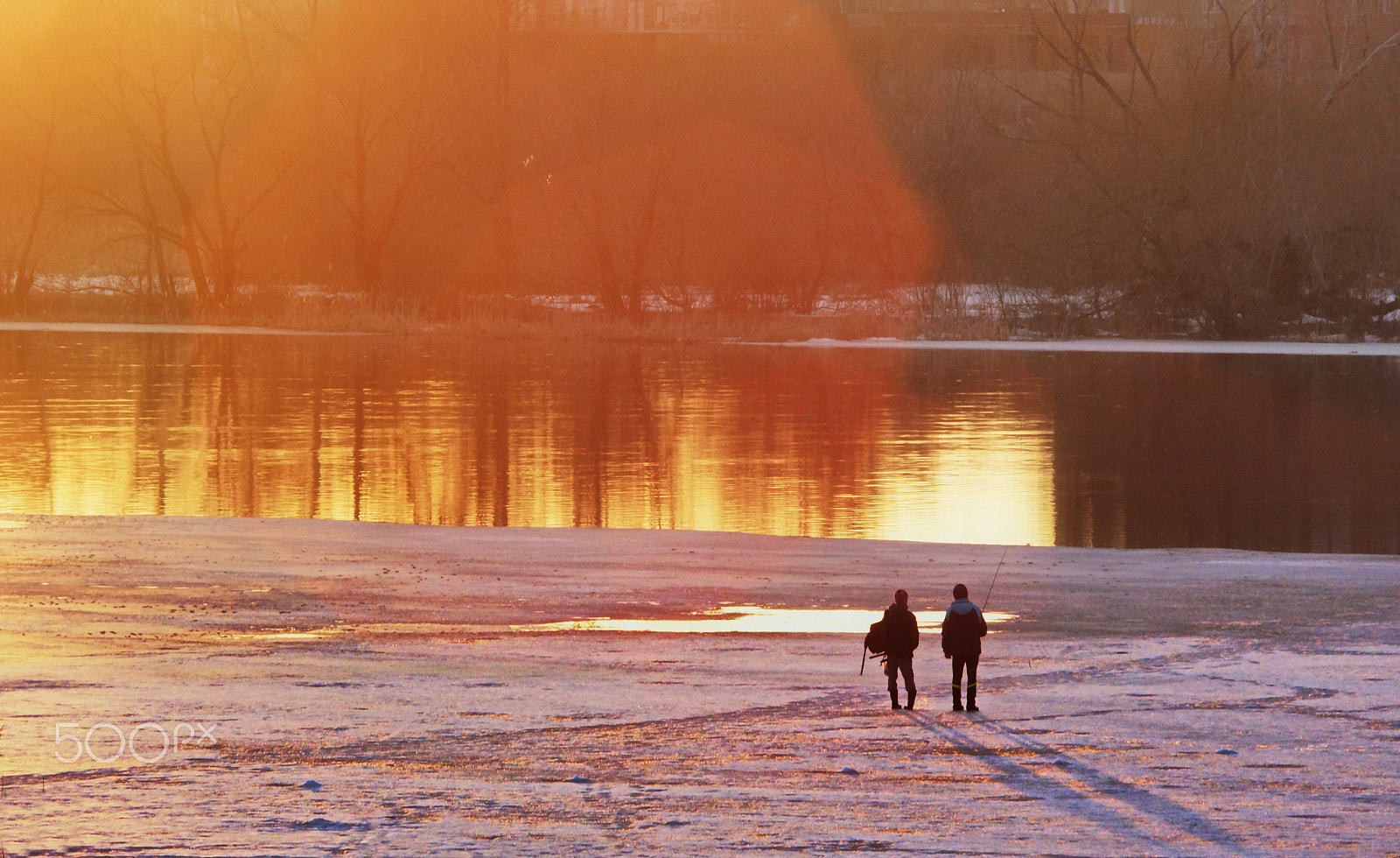 Sony Planar T* 85mm F1.4 ZA sample photo. Fishing at sunset photography