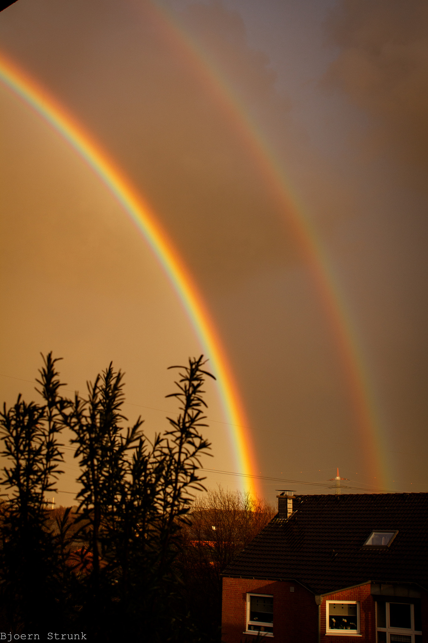 Canon EOS 650D (EOS Rebel T4i / EOS Kiss X6i) + Sigma 24-70mm F2.8 EX DG Macro sample photo. Double rainbow photography