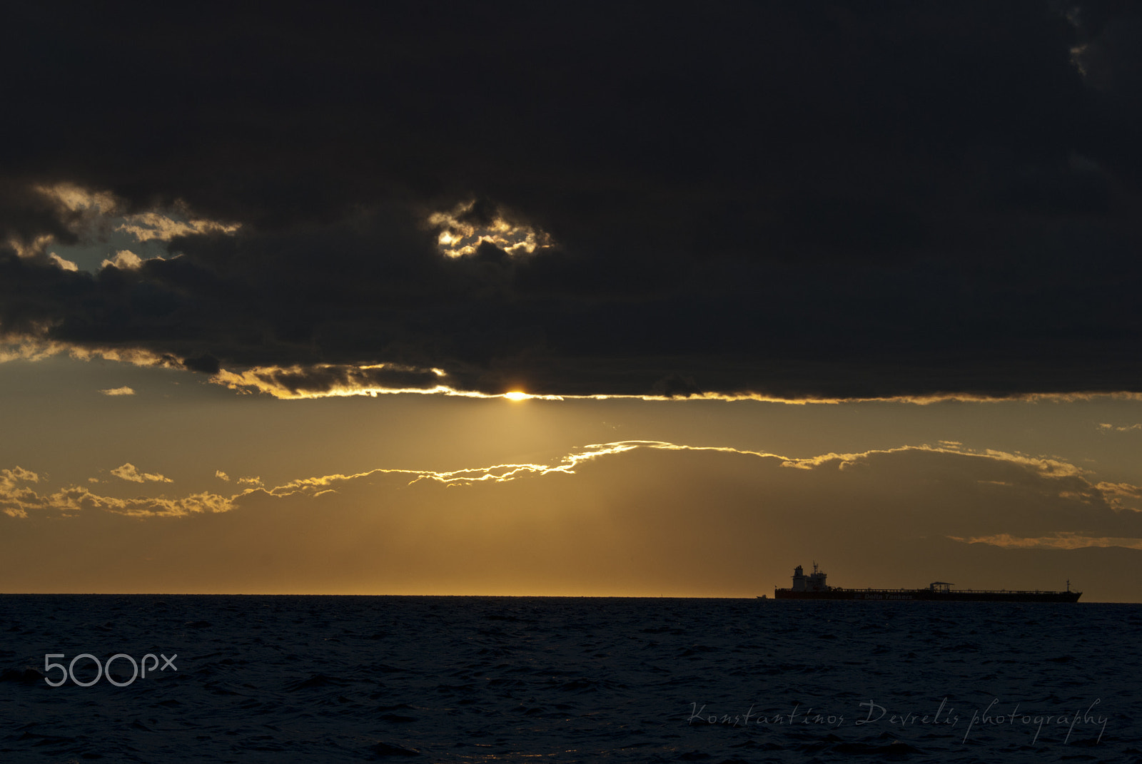 Nikon AF-S Nikkor 28-70mm F2.8 ED-IF sample photo. When the sun rips the sky to stretch his light ... photography