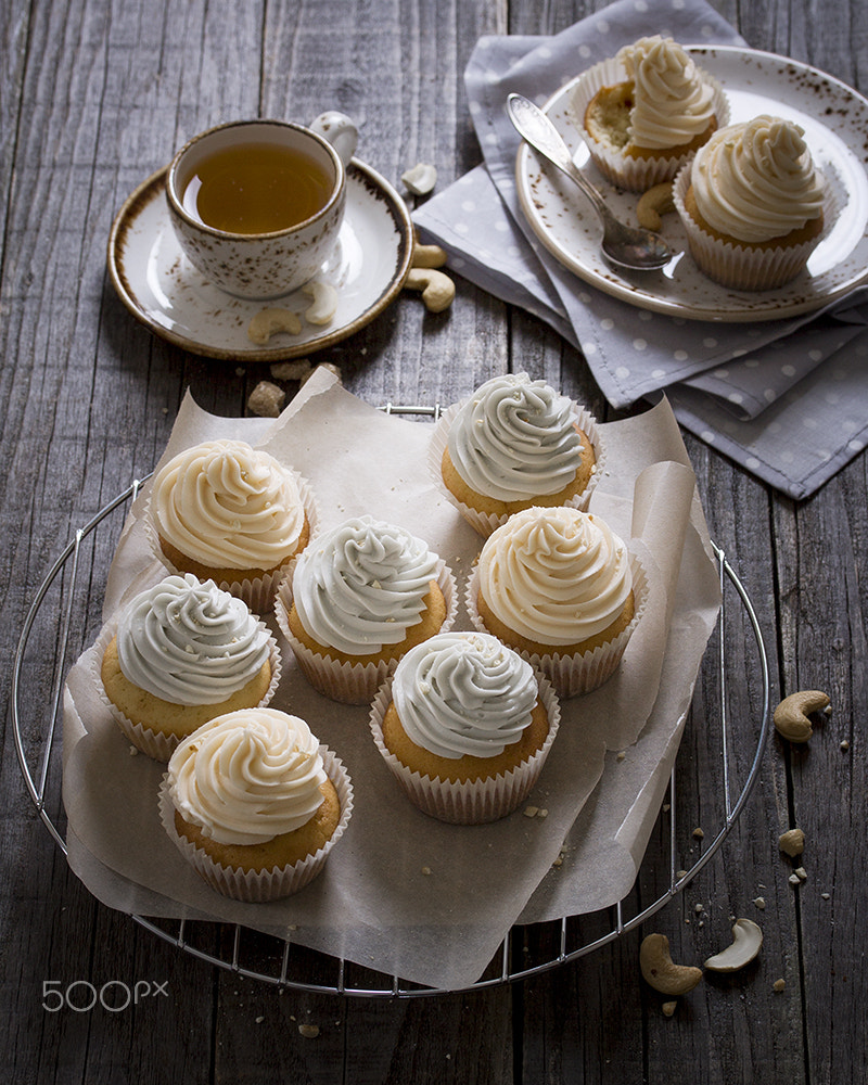 Canon EF-S 60mm F2.8 Macro USM sample photo. Dark pastel cupcakes photography