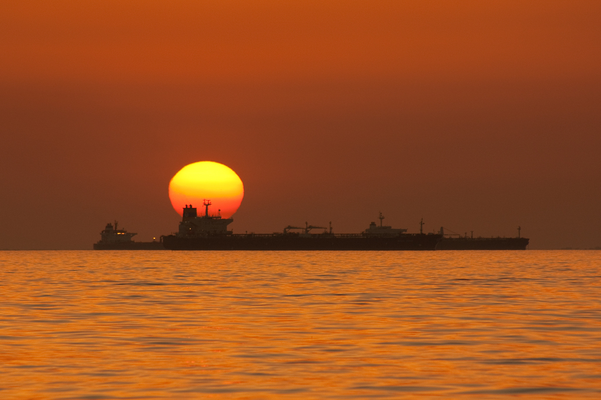 Canon EF 75-300mm f/4-5.6 USM sample photo. Sunset_cargo.jpg photography