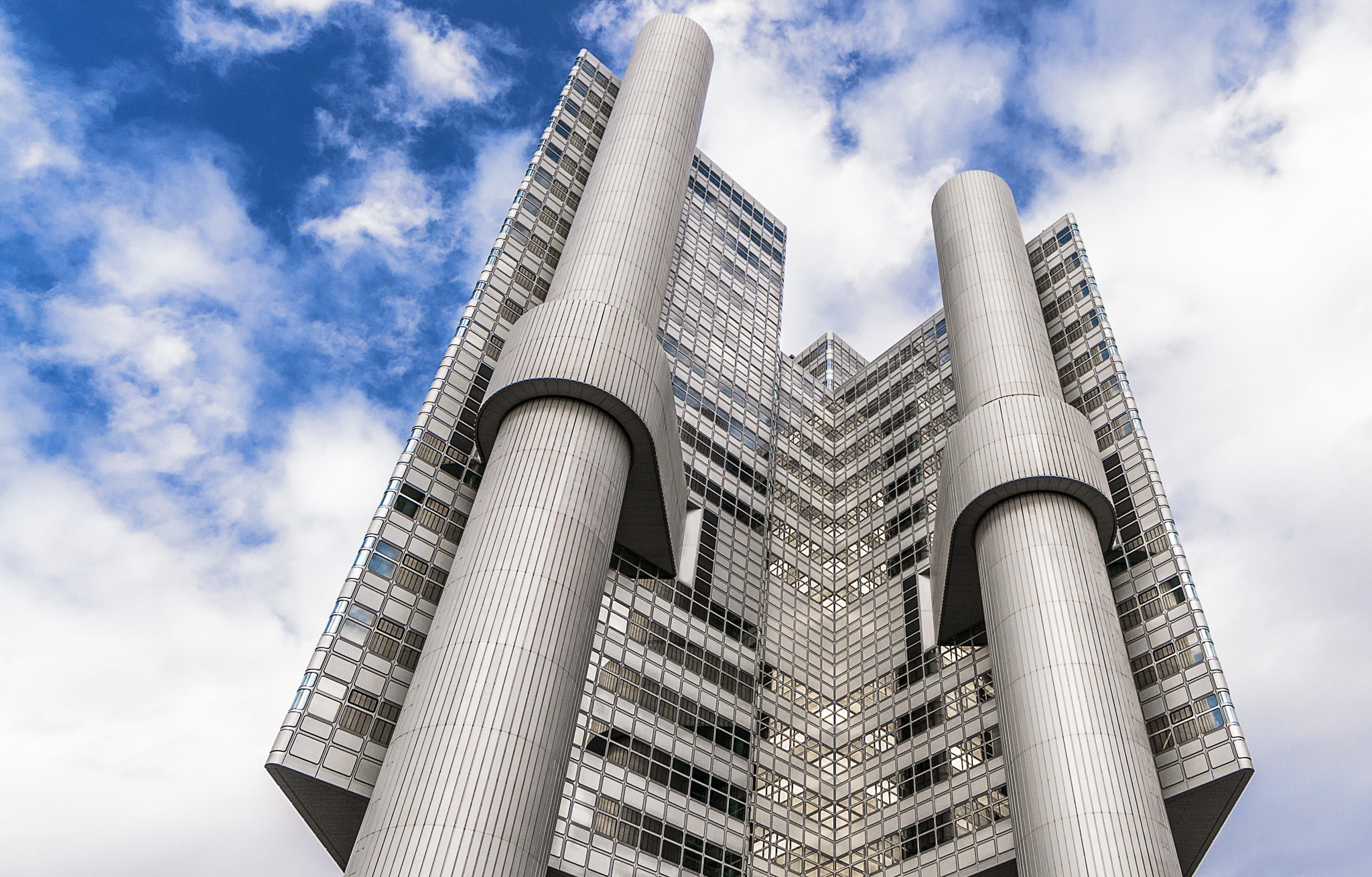 Samyang 14mm F2.8 ED AS IF UMC sample photo. Hvb tower - munich photography