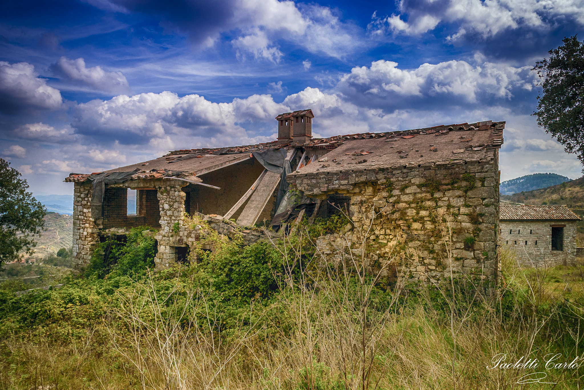 Nikon D60 sample photo. Ruined house in the countryside photography