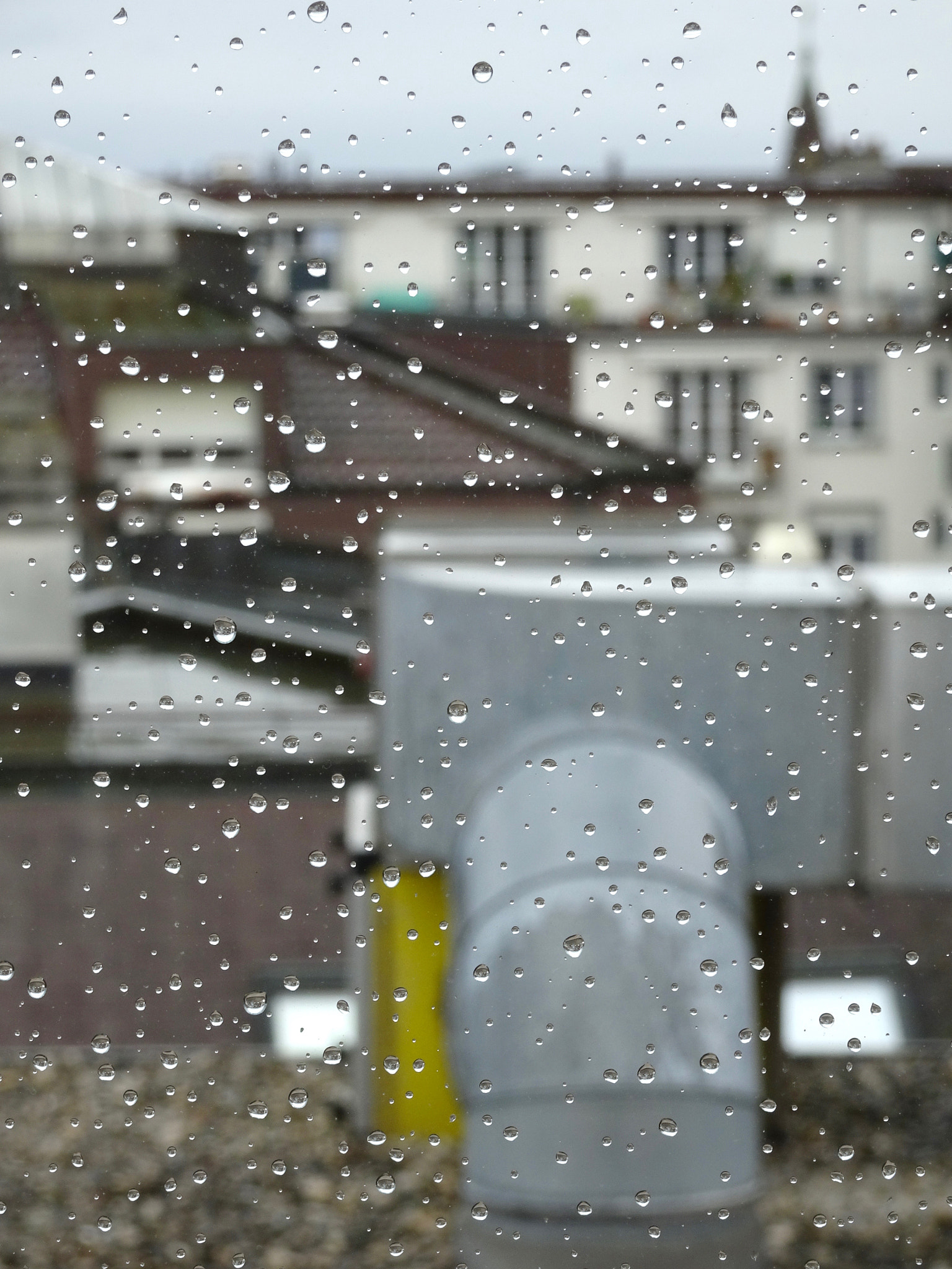 Sony 24-720mm F3.5-6.4 sample photo. À travers ma fenÊtre un jour de pluie  ... photography