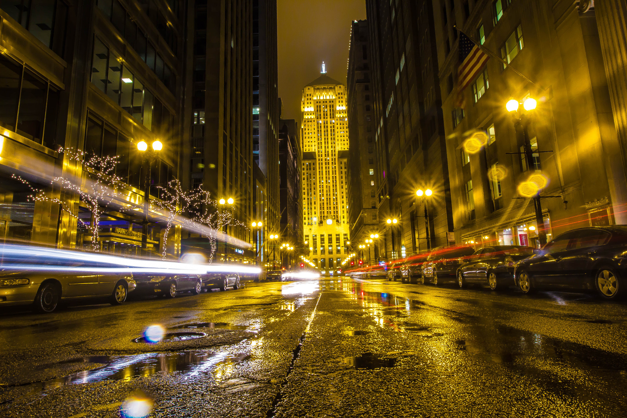 Canon EF-S 10-18mm F4.5–5.6 IS STM sample photo. Light trails board of trade photography
