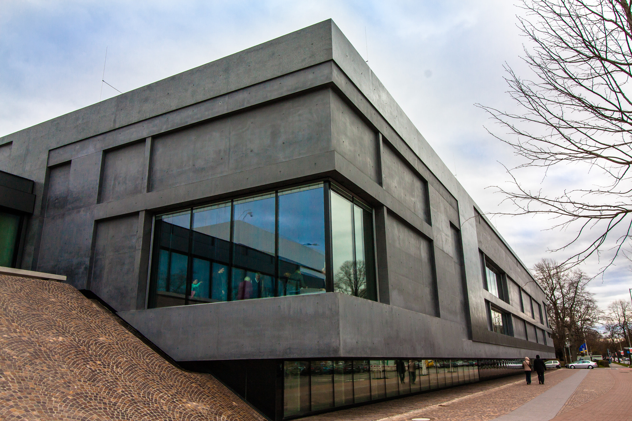 Canon EF-S 10-18mm F4.5–5.6 IS STM sample photo. Hannover sprengel-museum photography