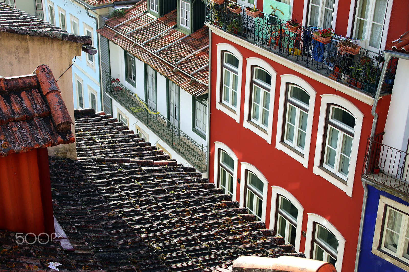 Canon TS-E 90mm F2.8 Tilt-Shift sample photo. Roofs photography