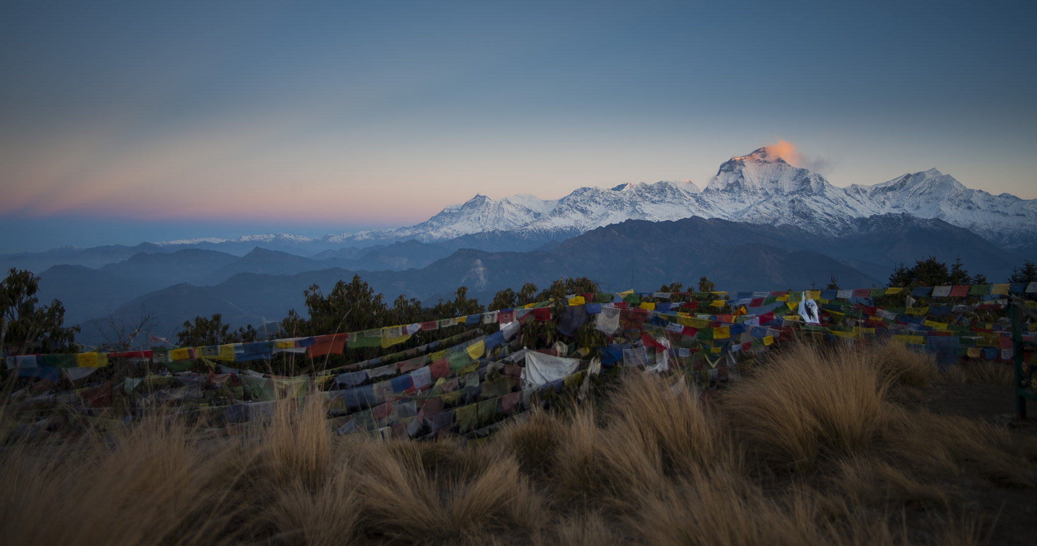 Tamron AF 19-35mm f/3.5-4.5 sample photo. Sunrise on a poon-hill, view on dhaulagiri ridge photography