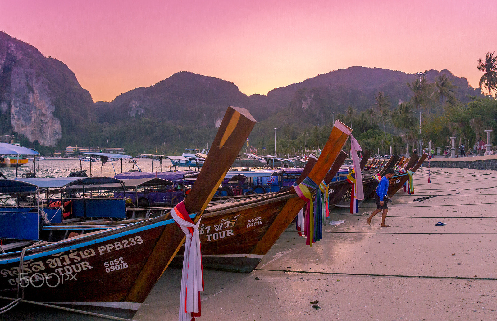 Canon EOS 7D + Canon EF 16-35mm F2.8L USM sample photo. Sunset on ko phi phi photography