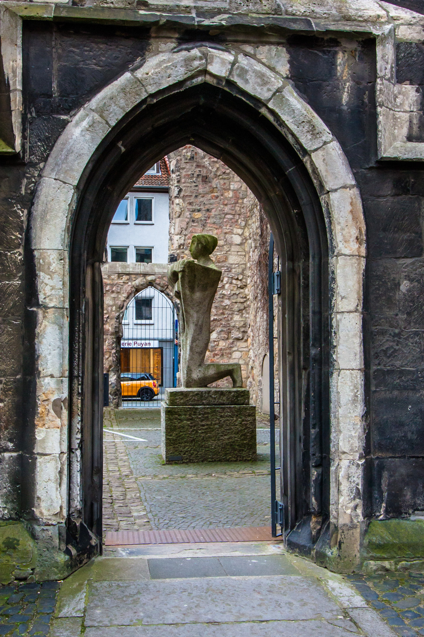 Canon EF-S 10-18mm F4.5–5.6 IS STM sample photo. Hannover aegidienkirche monument photography