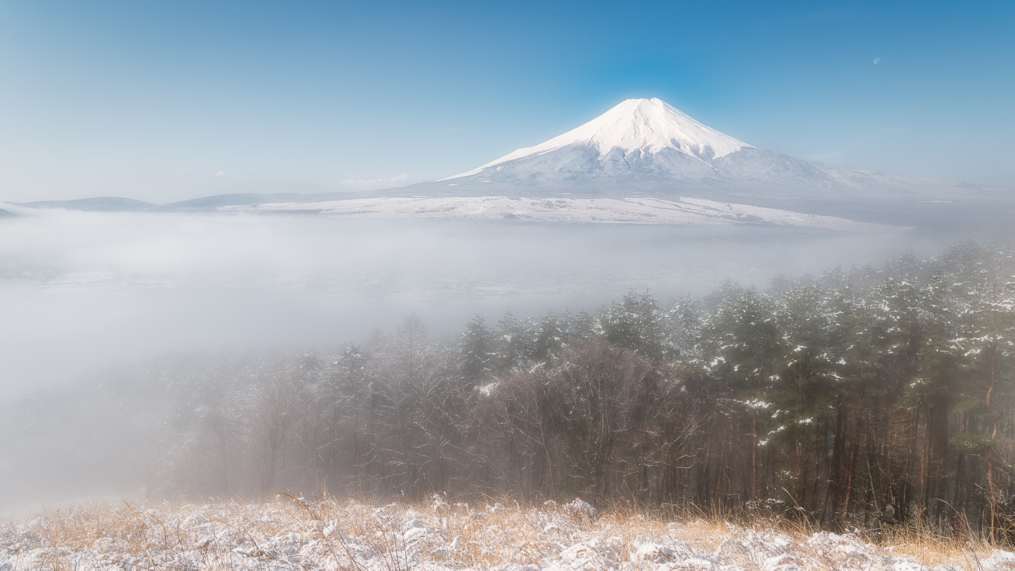 Nikon D810A + Nikon AF-S Nikkor 24-70mm F2.8E ED VR sample photo. Snowscape in spring photography