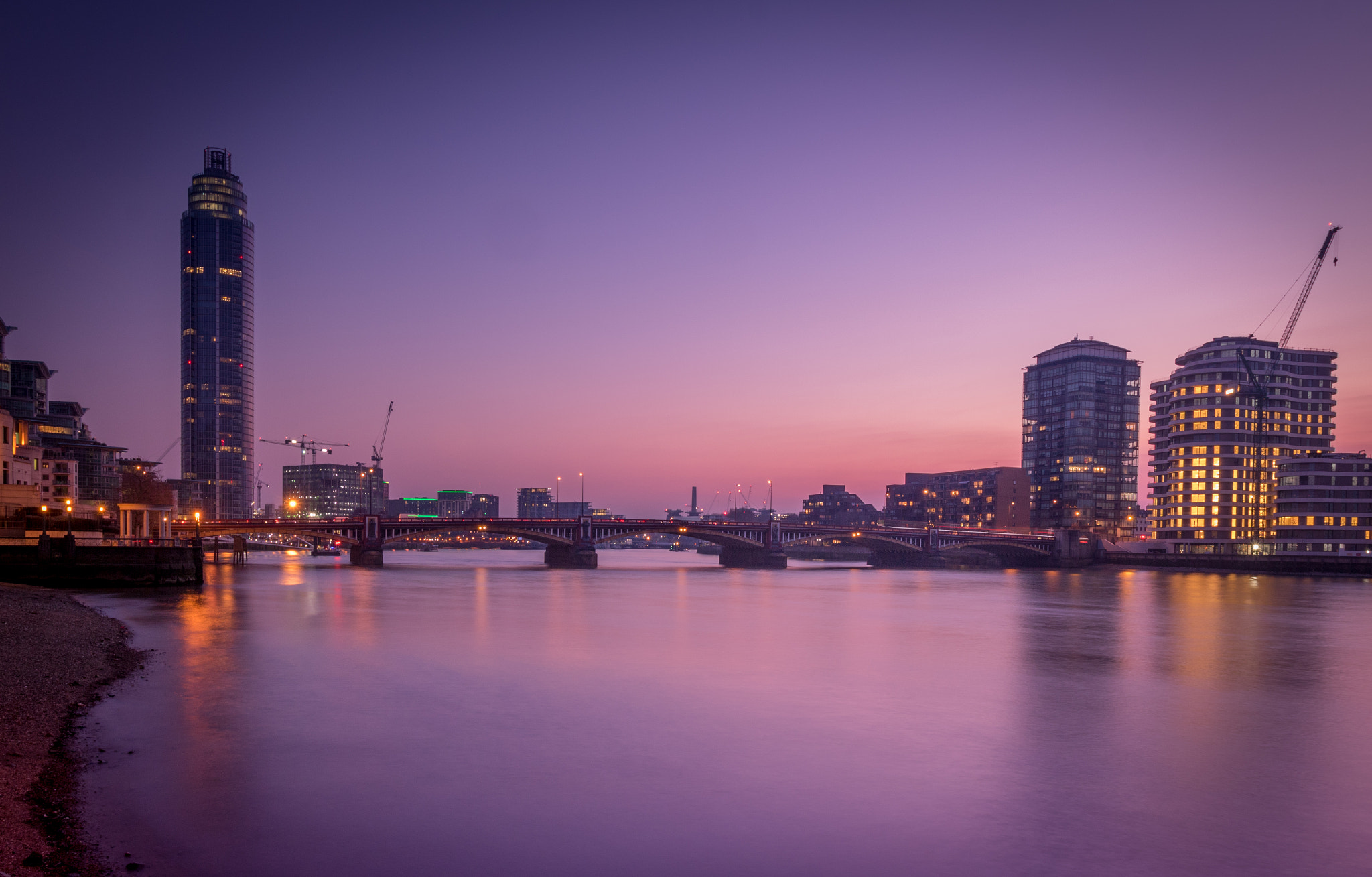 Canon EF-S 10-18mm F4.5–5.6 IS STM sample photo. Vauxhall bridge photography