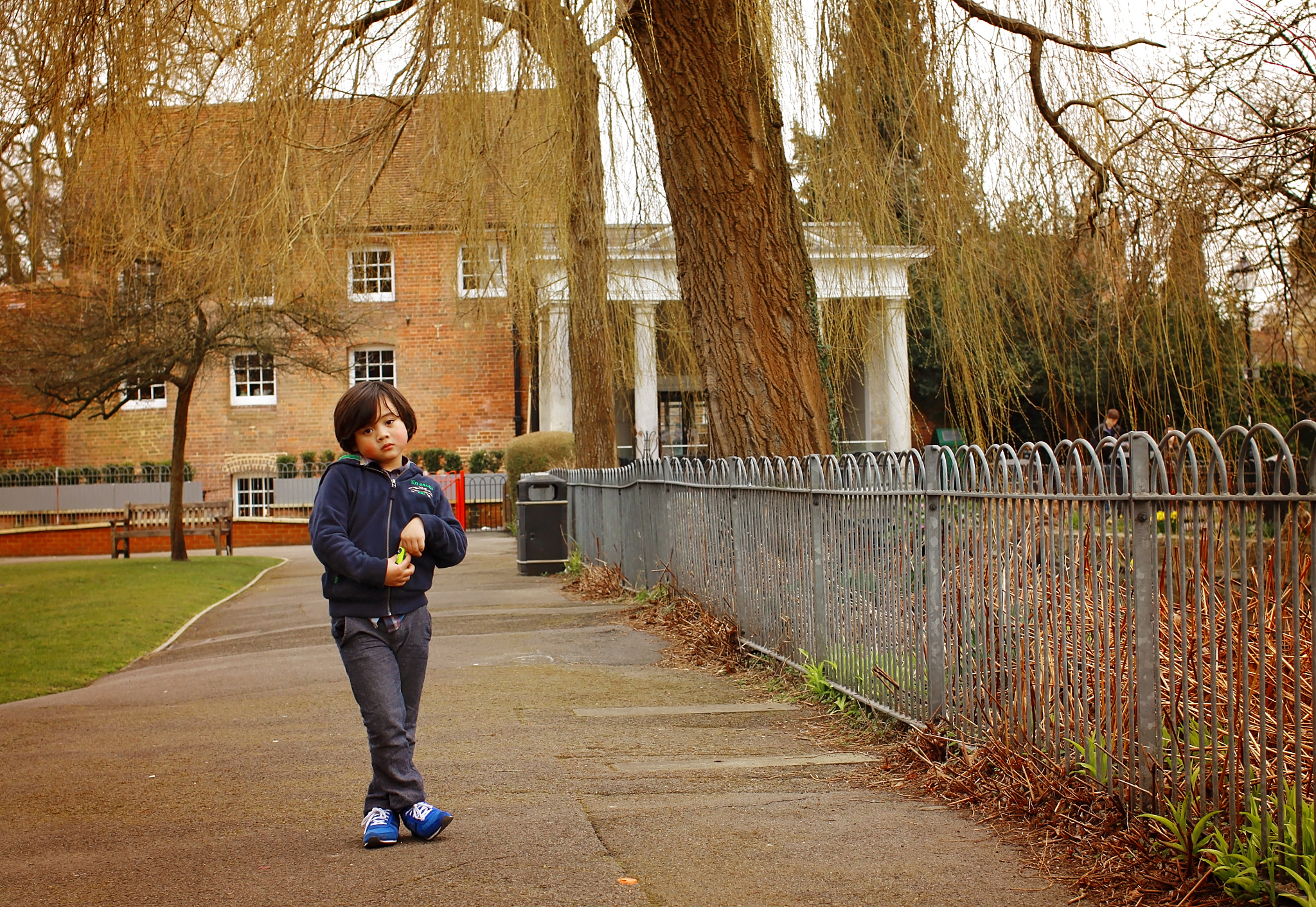 Canon EOS 50D + Canon EF 35mm F1.4L USM sample photo. Portrait under the tree photography