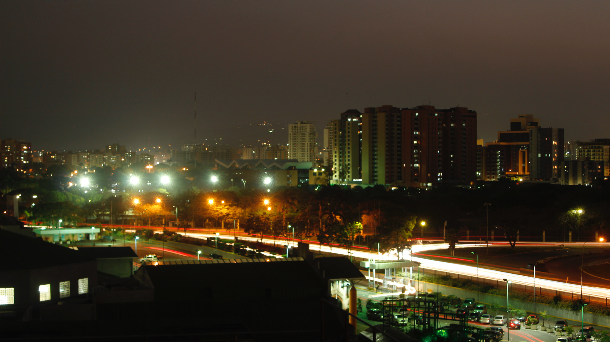 Canon EOS 60D + Canon EF 35-105mm f/4.5-5.6 sample photo. Atardecer noche barquisimeto photography
