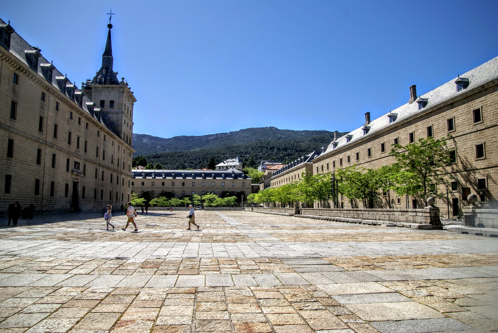 Tamron 16-300mm F3.5-6.3 Di II VC PZD Macro sample photo. El escorial photography