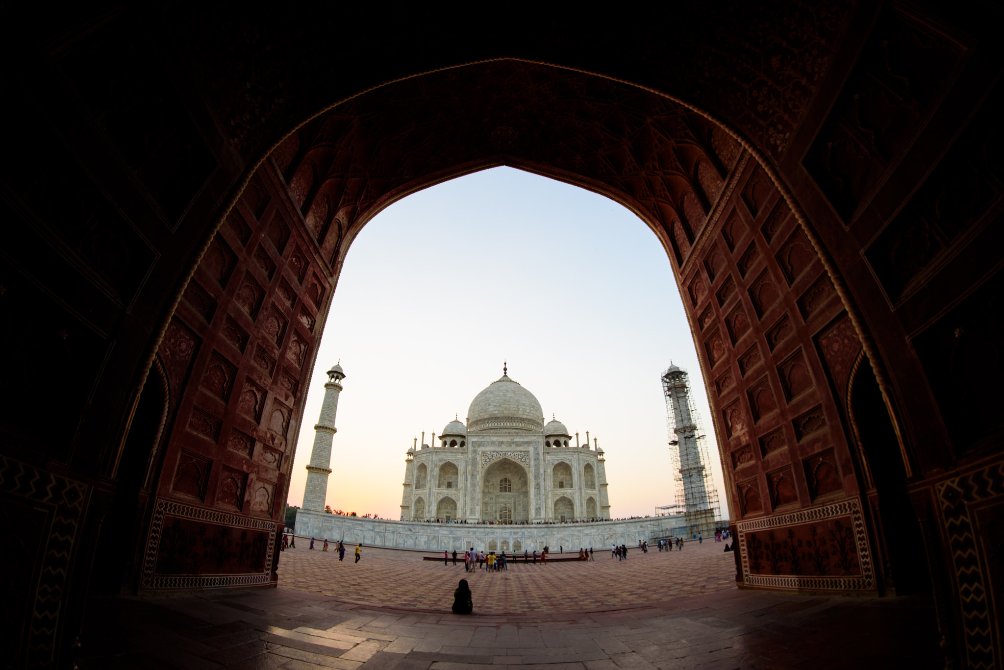Samyang 12mm F2.8 ED AS NCS Fisheye sample photo. Watching the "taj mahal" photography