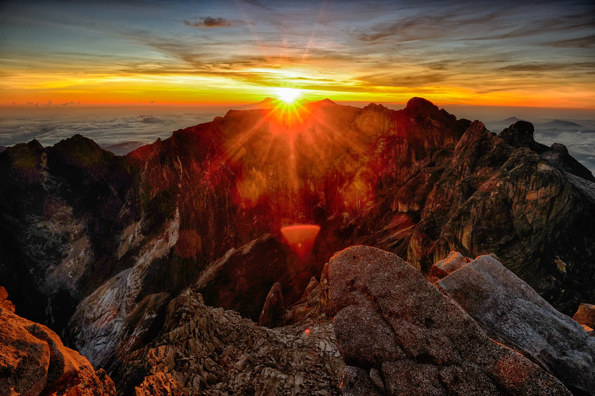 Nikon D700 + Nikon AF-S Nikkor 20mm F1.8G ED sample photo. Sunrise at kinabalu photography