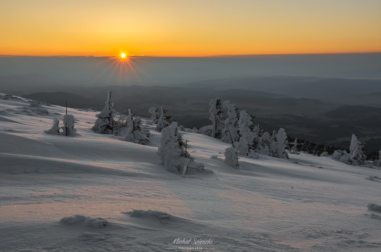 Pentax K-5 + Sigma 18-35mm F1.8 DC HSM Art sample photo. Cast on monday babia... photography