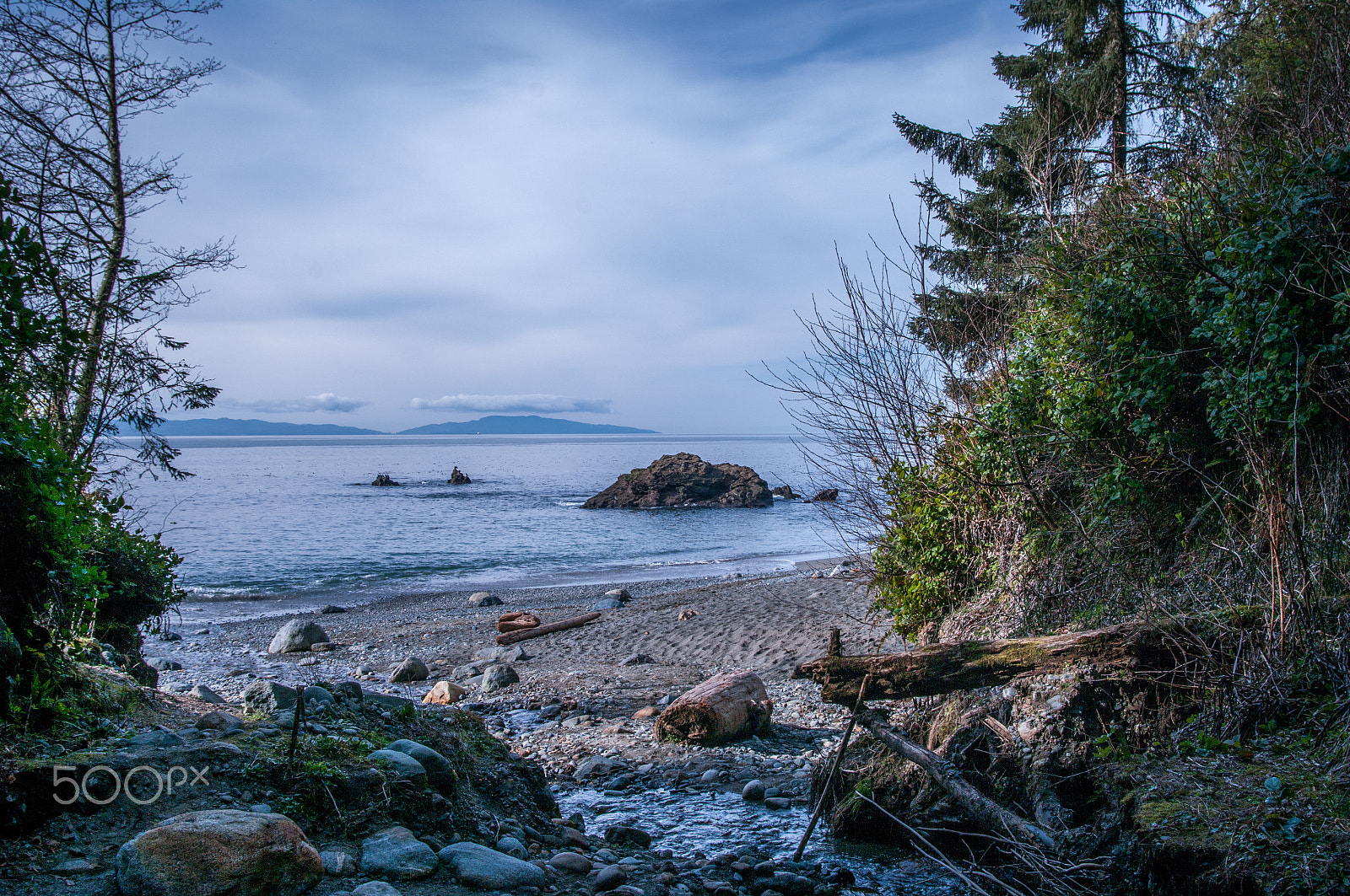 Pentax K20D sample photo. Canadian wave hunt photography
