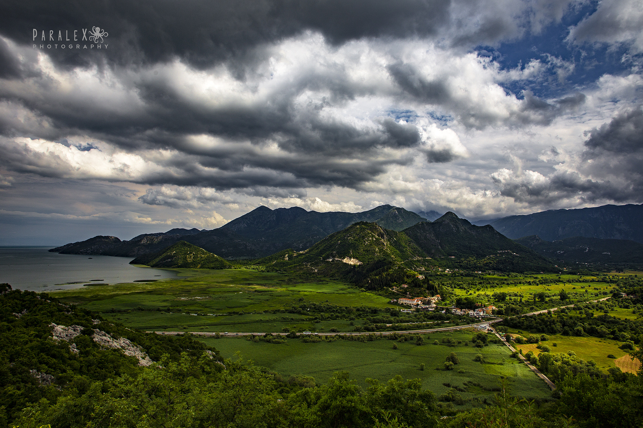 Canon EF 20-35mm F3.5-4.5 USM sample photo. Crossroads photography