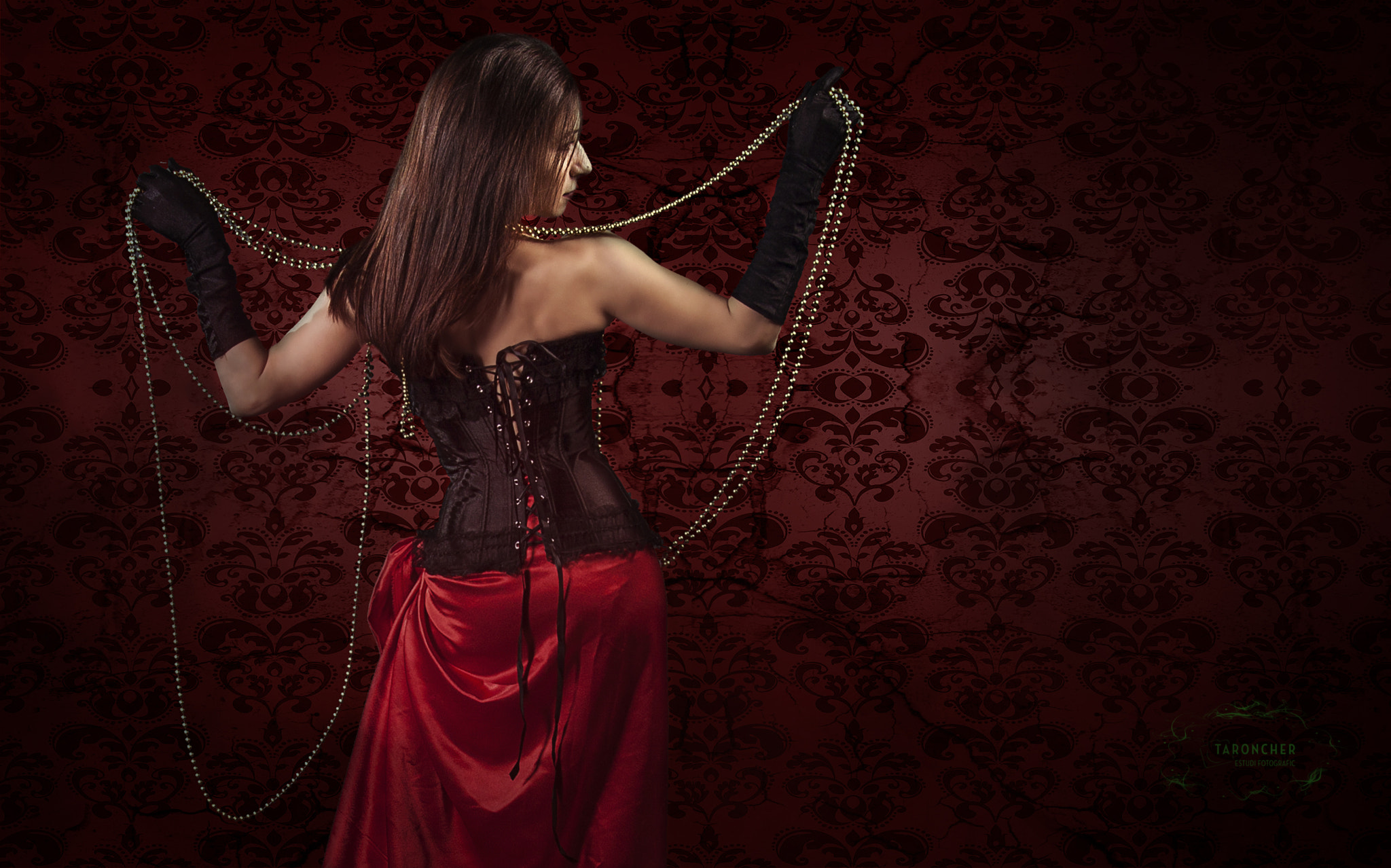 Canon EOS 50D + Sigma 18-50mm f/2.8 Macro sample photo. Carmen burlesque photography