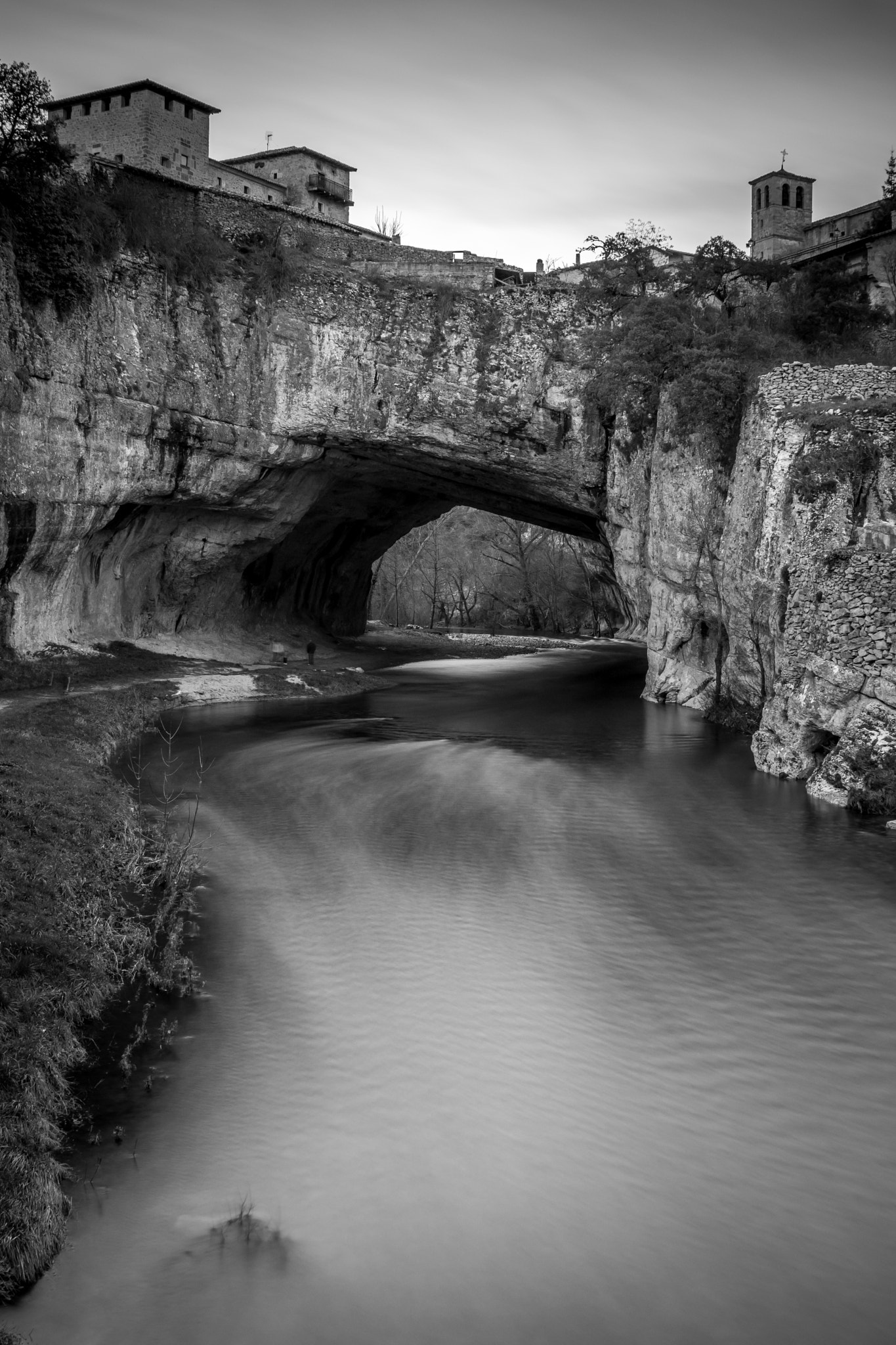 Tamron SP 24-70mm F2.8 Di VC USD sample photo. Puentedey b&w photography