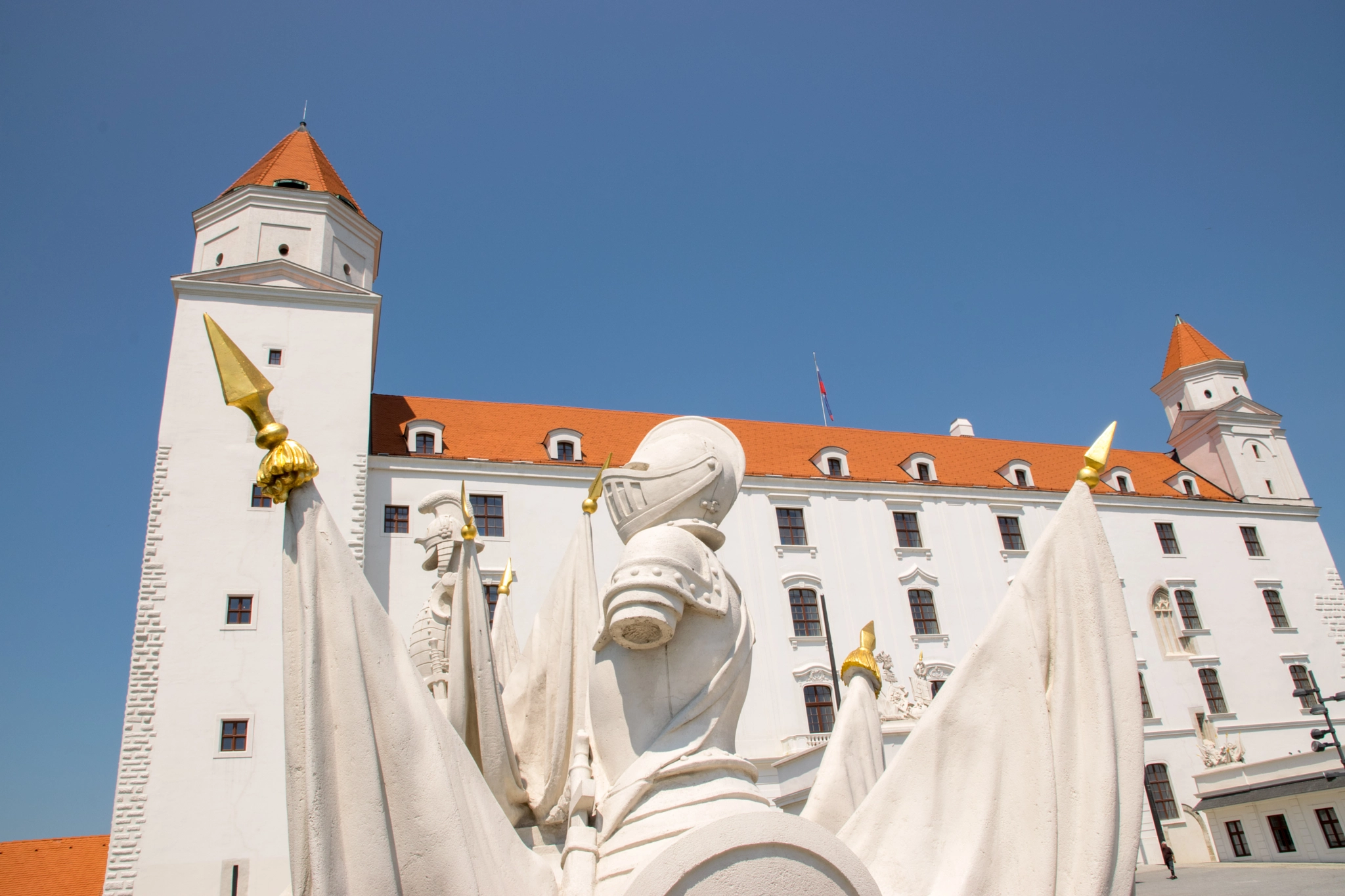 Nikon D3300 + Sigma 17-70mm F2.8-4 DC Macro OS HSM | C sample photo. Bratislava castle photography