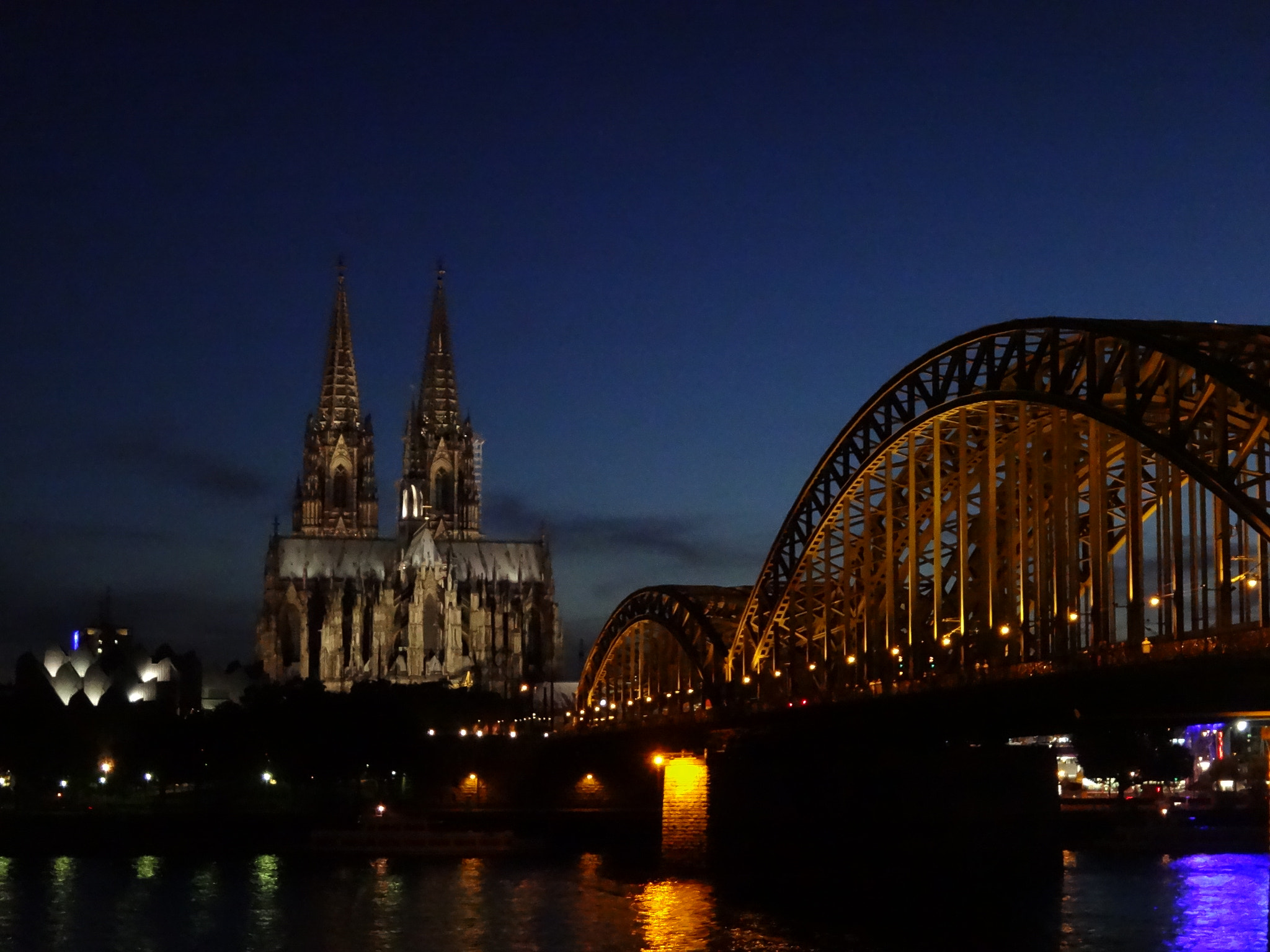 Sony DSC-TX200 sample photo. Cologne at night photography