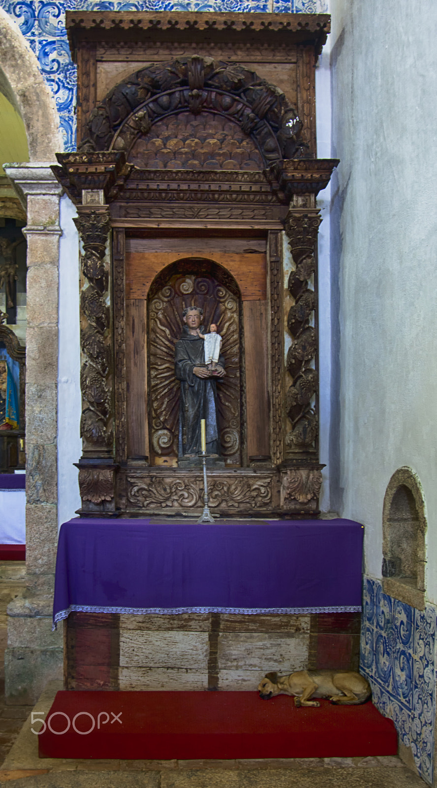 Nikon D5200 + Sigma 18-35mm F3.5-4.5 Aspherical sample photo. A god´s children sleeps in the altar... photography